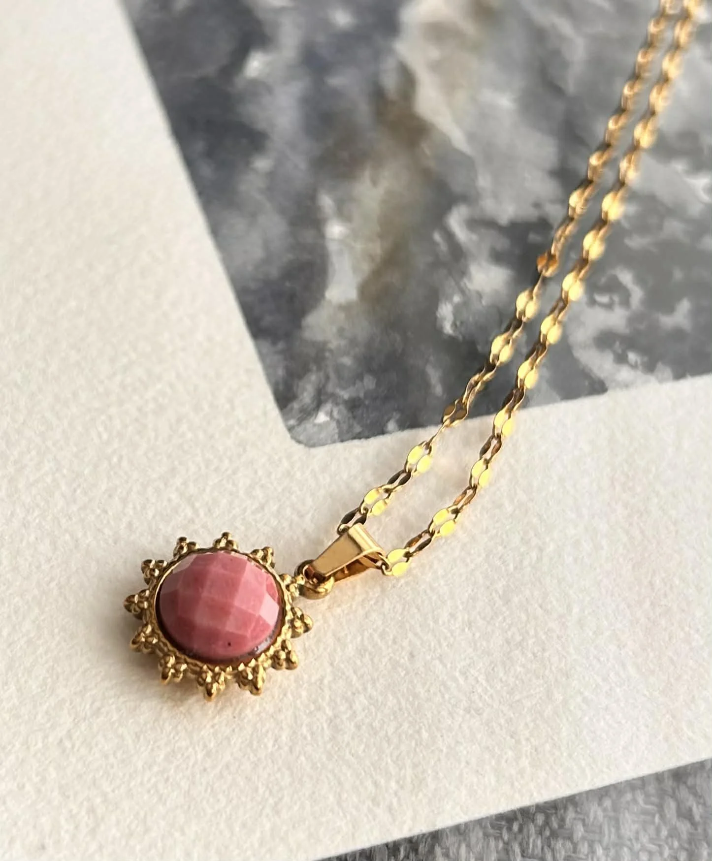 Collier pendentif ◦ Soleil rhodonite
