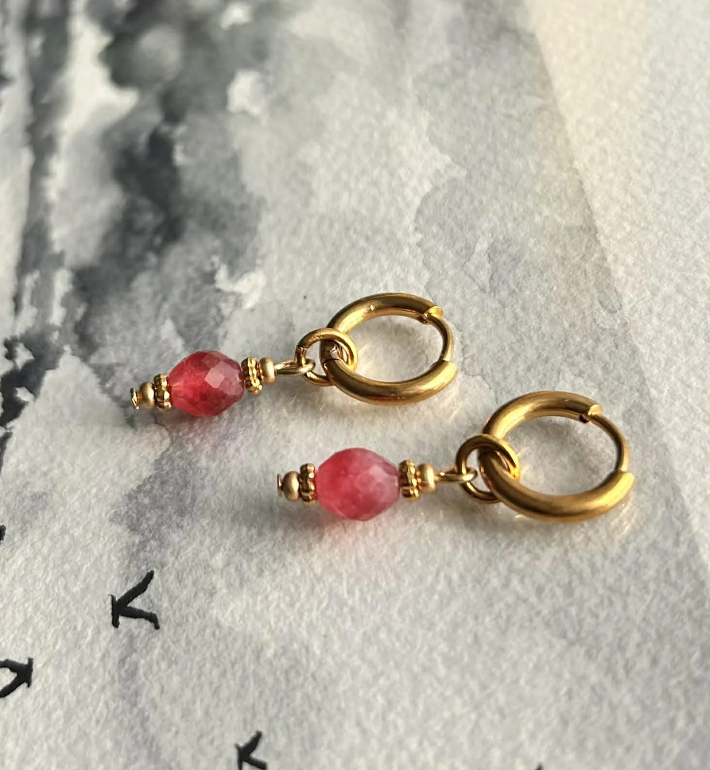 Boucles d'oreilles ◦ Anahata mini ◦ Quartz fraise