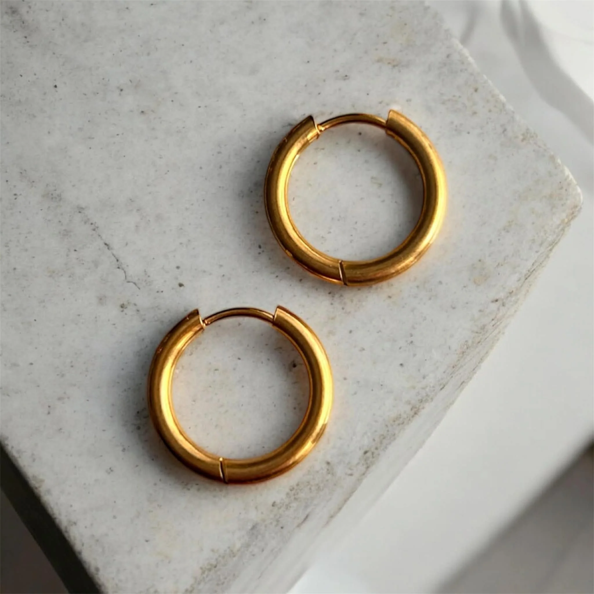 anneau huggie or inox 18k grand.jpg