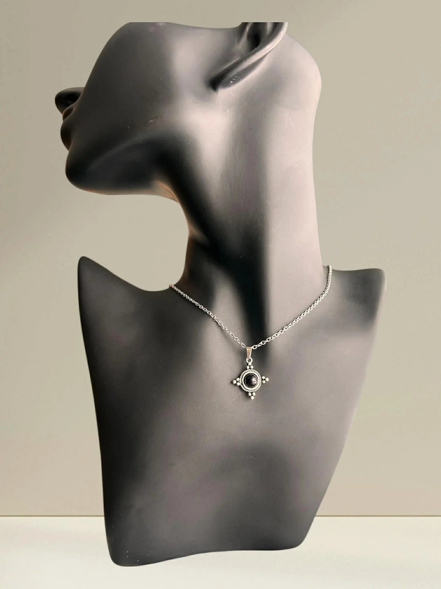 pendentif bohème argent acier inoxydable.jpg