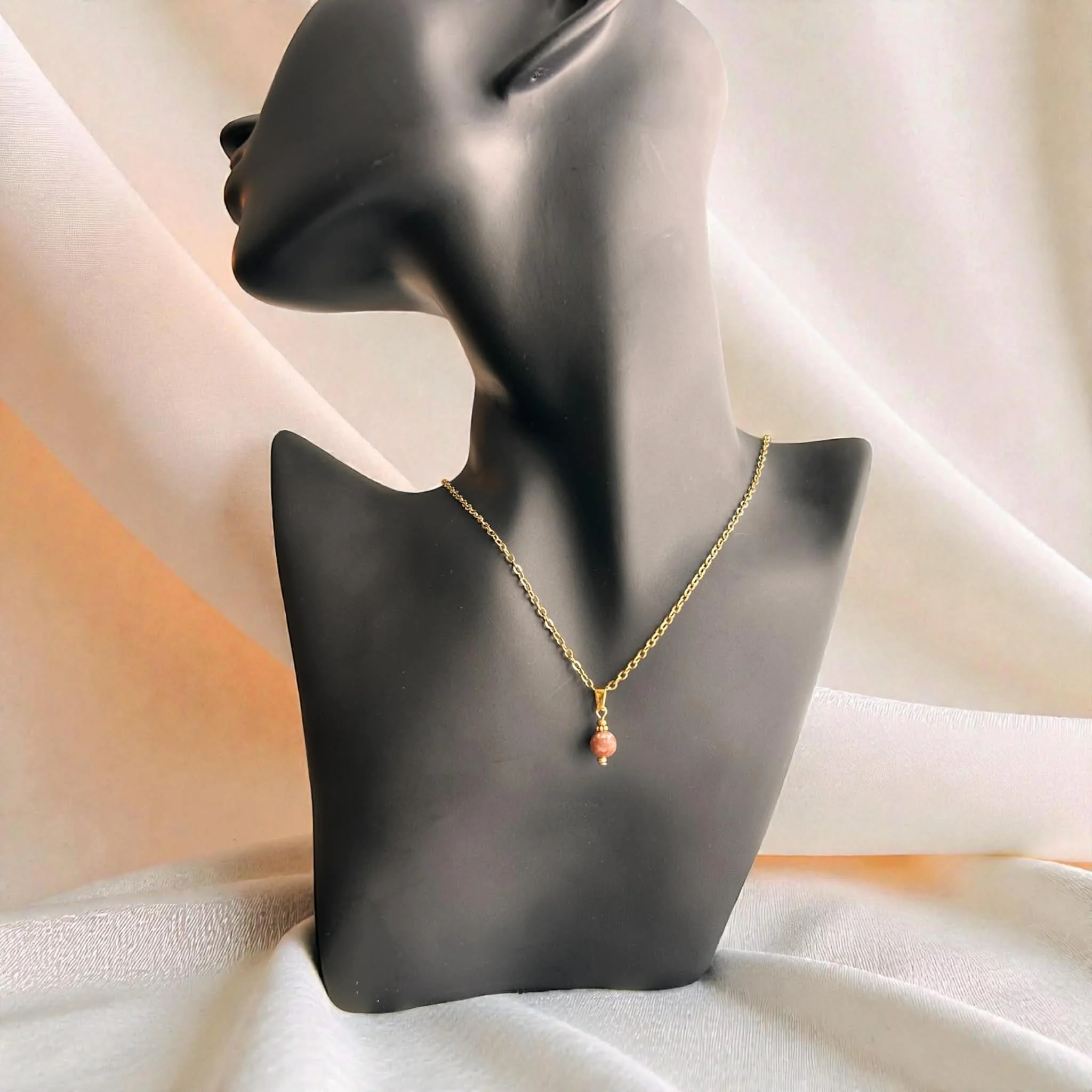 pendentif or pierre de jaspe cerise.jpg