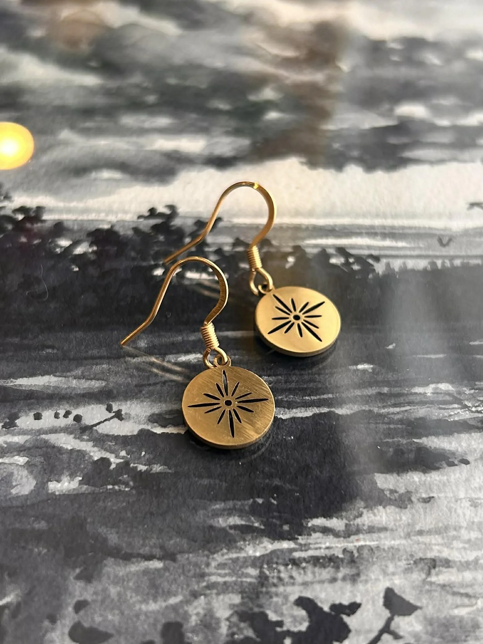 Boucles d’oreilles essentielles ◦ Médaillon