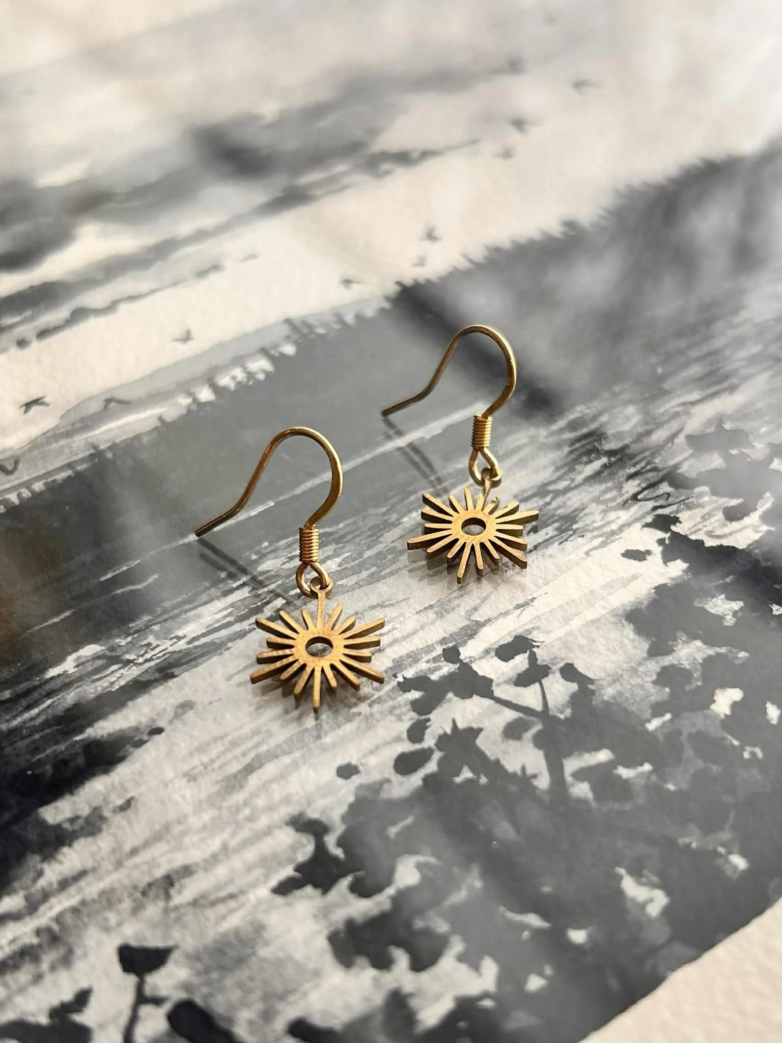 Boucles d’oreilles essentielles ◦ Tiny sun