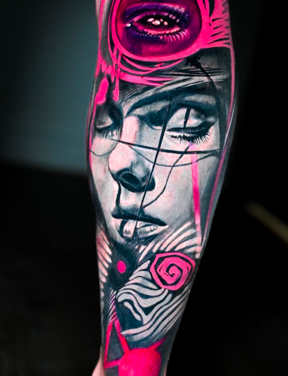 Leticia Bomtempo - Tattoo Artist