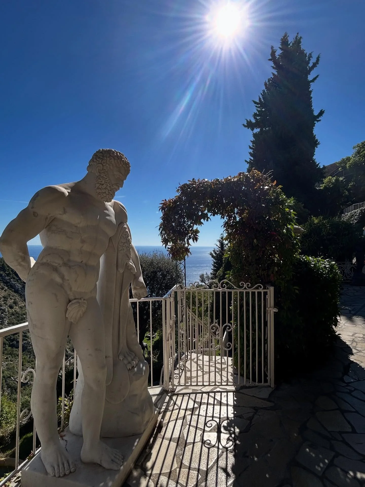 Eze Village is so enchanting! The views of the Mediterranean are stunning. Had a perfect, French-style lunch sitting outside in a medieval cobblestone street ❤️. 
.
.
#frenchriviera #eze #cotdazur #afternoon