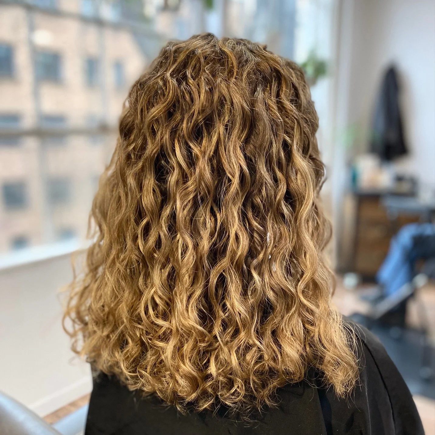 blonde balayage curlyage