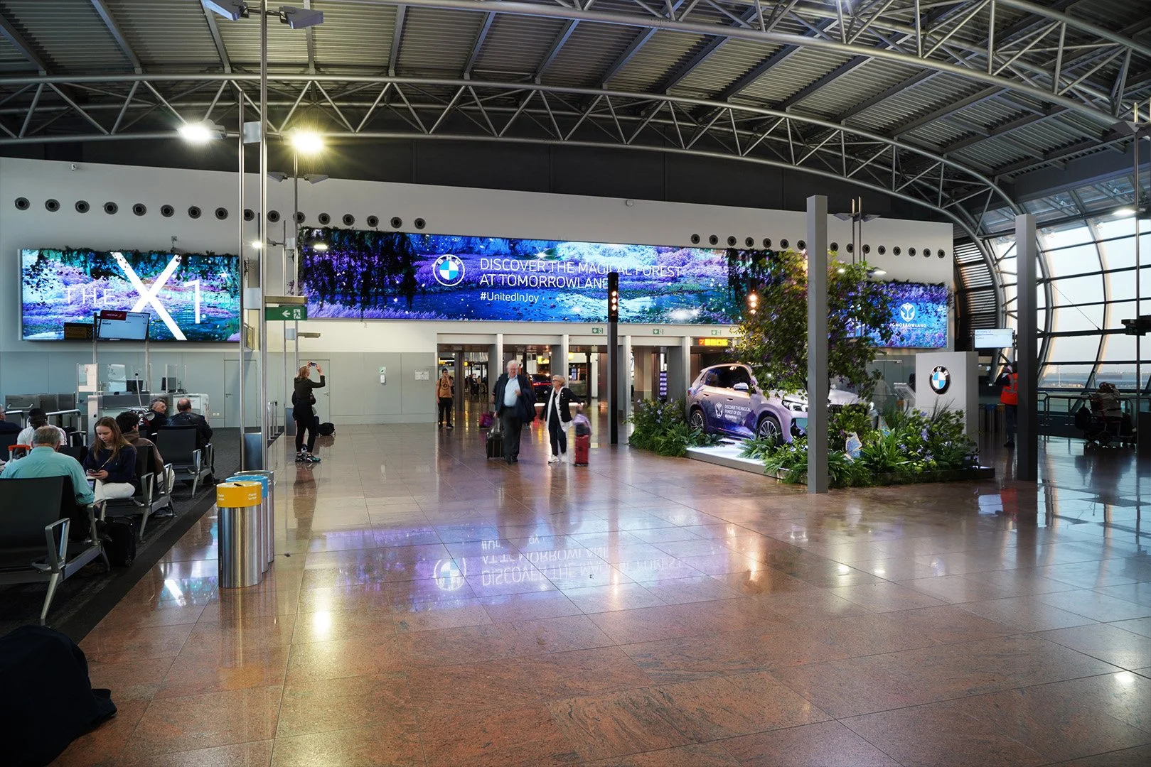 BMW x TML Sander Gee MediaMonks brussels Airport 03