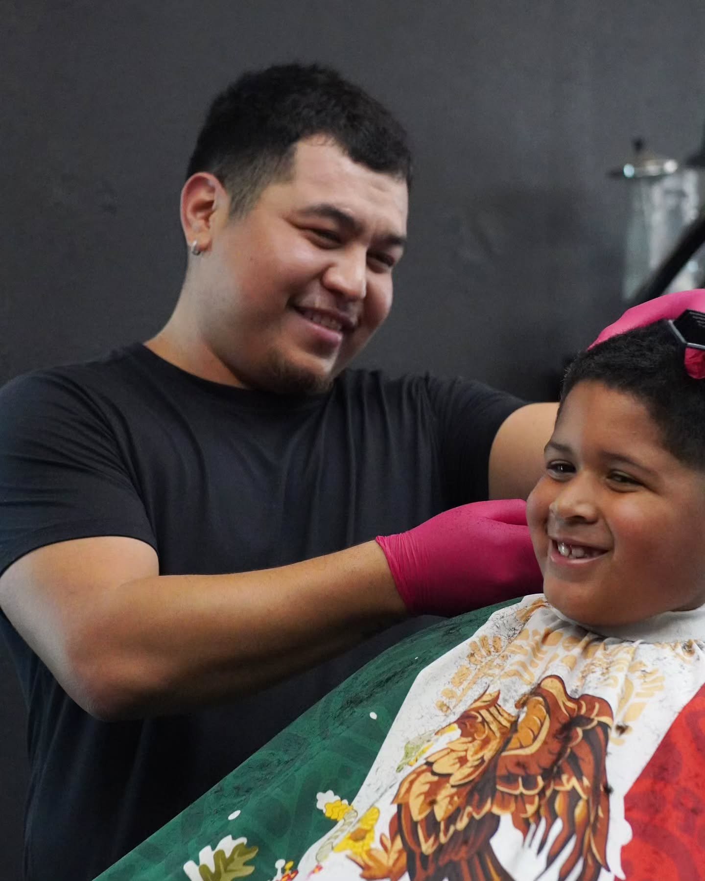 Fresh fades. Smooth shaves. Laid-back vibes.
We&rsquo;re hyped to have Ramon join the 9 Line squad! He&rsquo;s all about drop fades, straight razor details, and making every client feel at ease in the chair.
Tap in to book your next cut with @razorr_