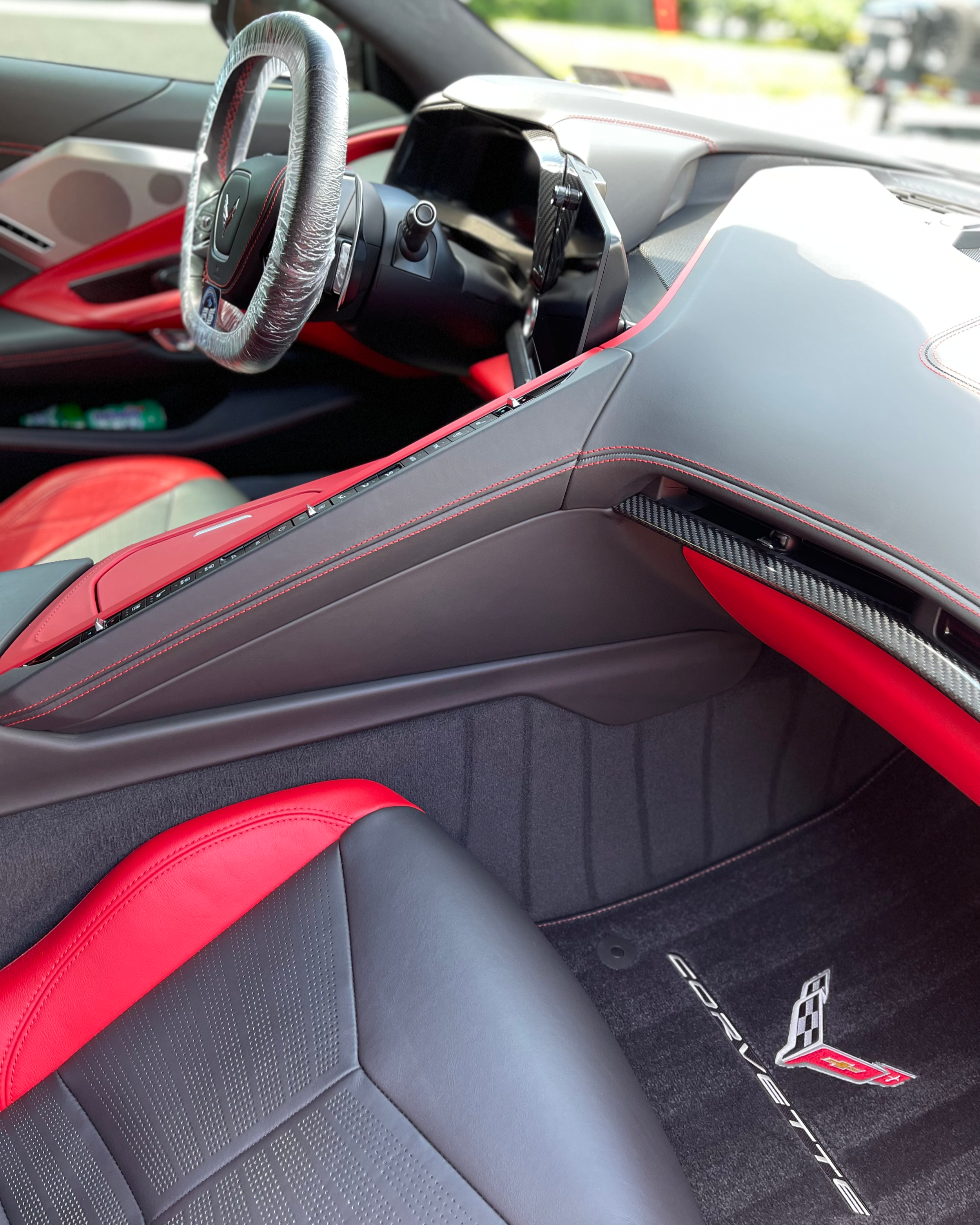 Chevrolet-Corvette-Stingray-Interior-Detail-Seats-3.png
