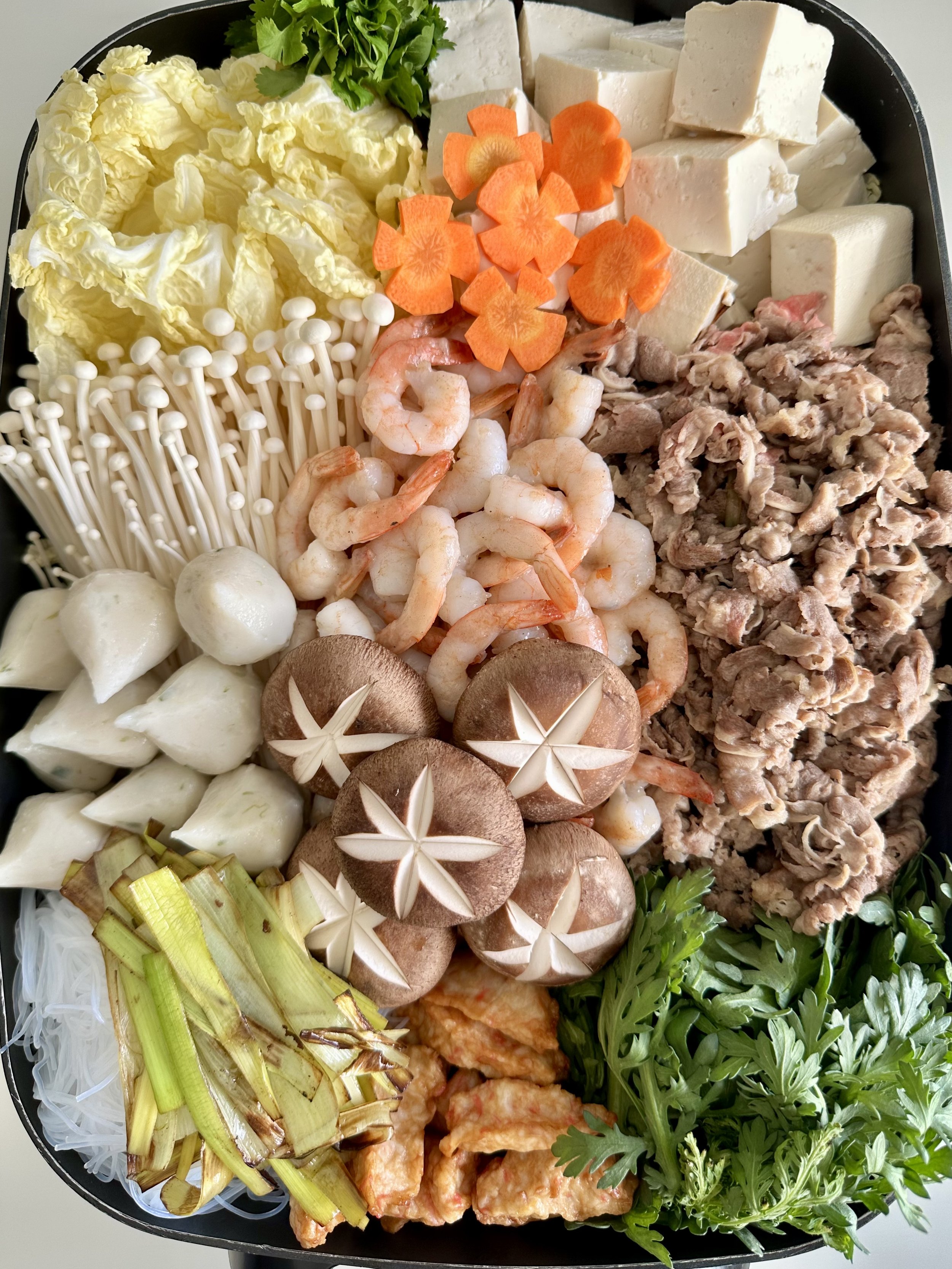 Sukiyaki with beef, vegetables, tofu, seafood