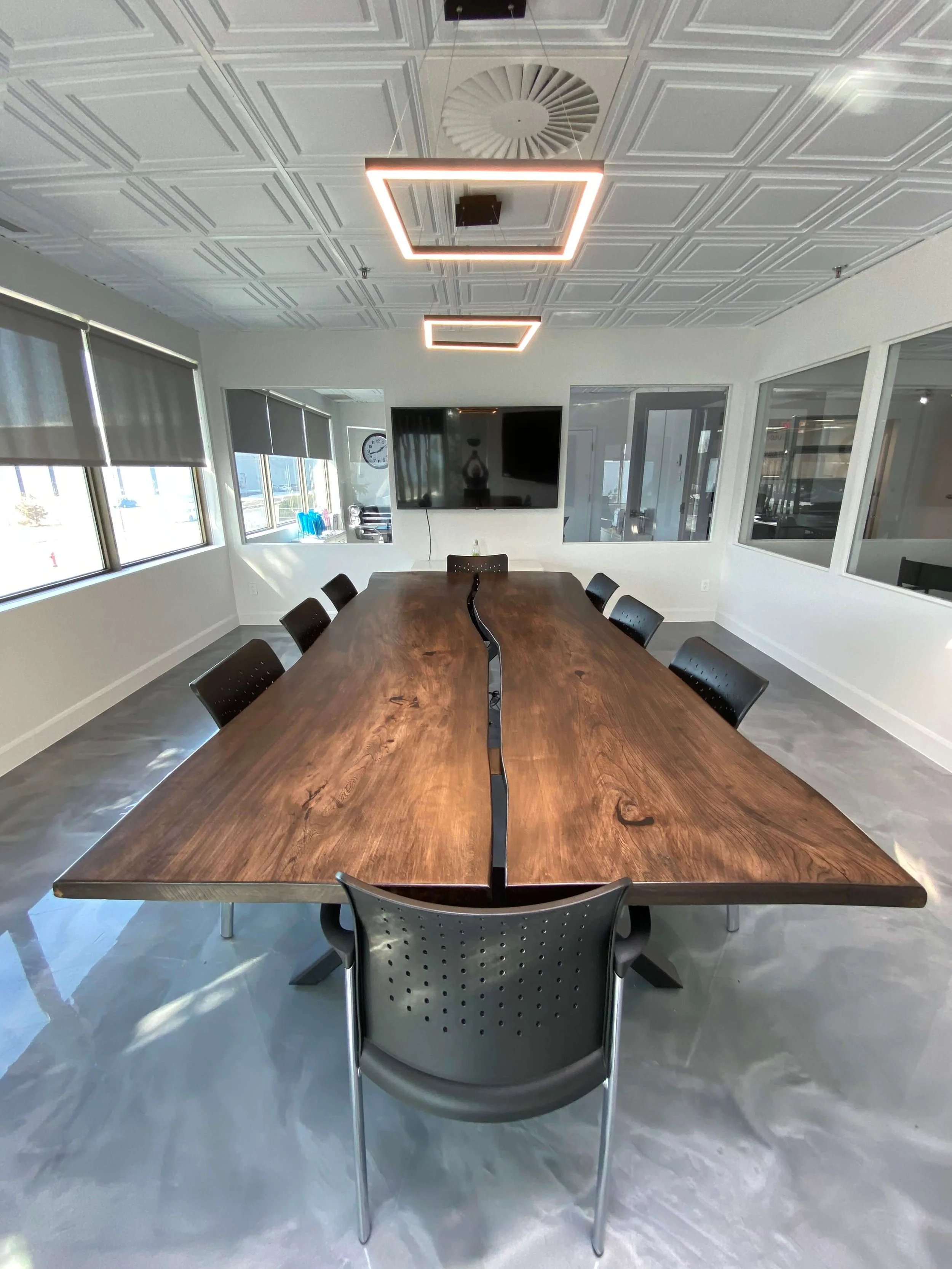 table de conférence bureaux.jpg