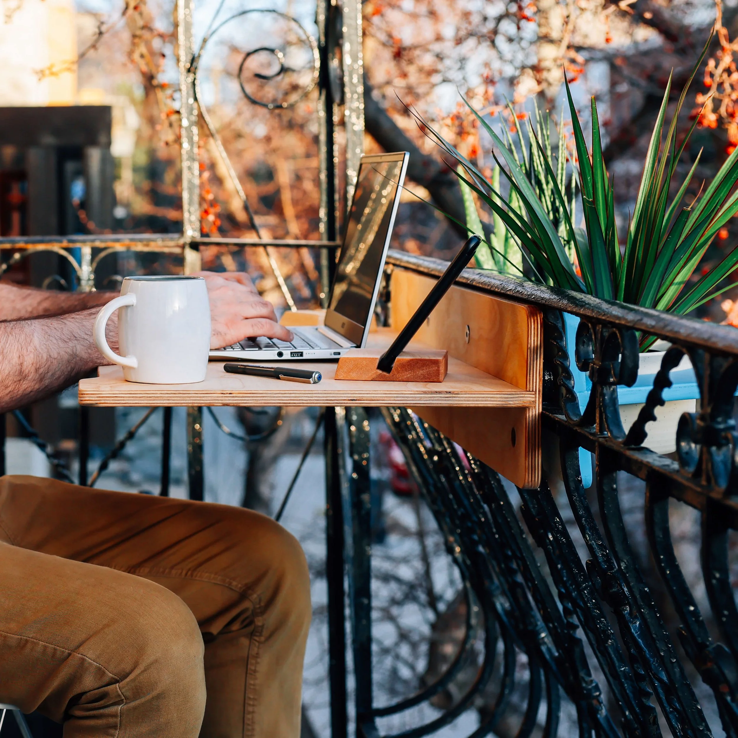 bar en bois pour balcon terrasse teletravail.jpg