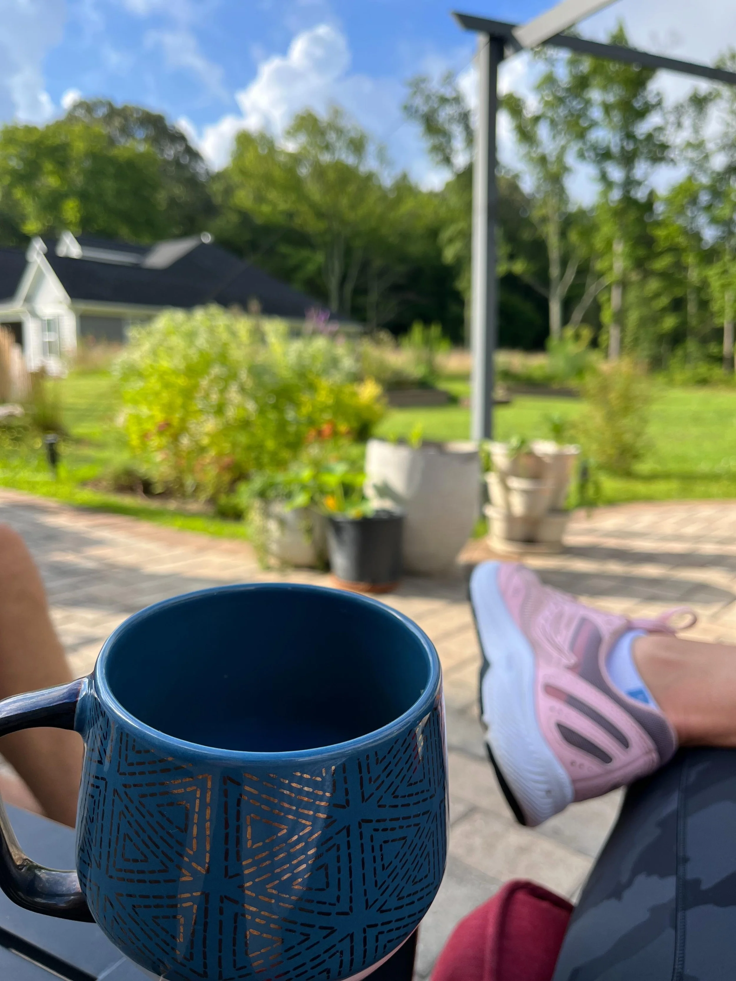 Who else loves a slow morning?
-
We love a moment to pause, reflect and take it all in. A time to brainstorm, reconnect, attract, sit mindfully and/or make a plan for the next big dream. #whosin
-
📸: Virginia 
-
#mindfulness #roundtrip #nonprofitcon