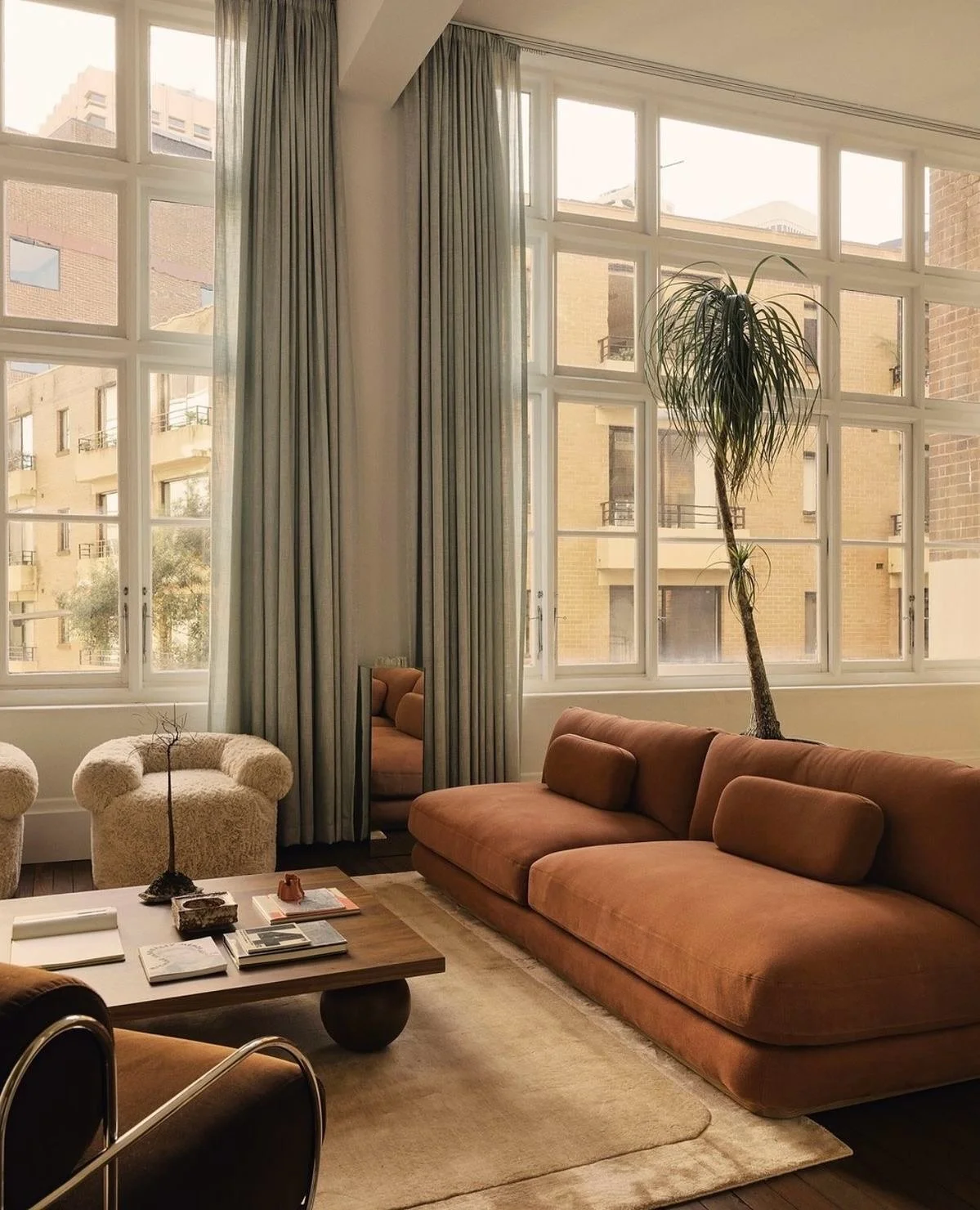 Layered textures &amp; warm tones = effortless apartment living dreams.✨ 

#InteriorGoals #ScottsdaleInteriors #EarthyInteriors #ModernDesign #NeutralPalette #DesignDetails