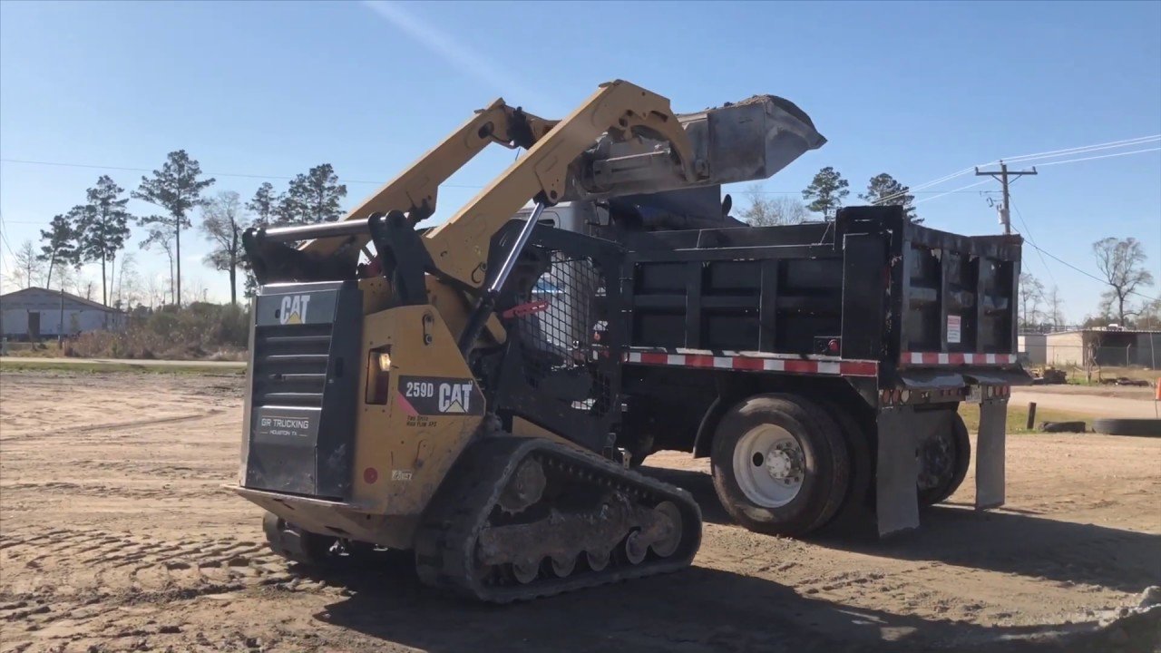 1.5 cu/yd Aged Manure (Bucket Loader)