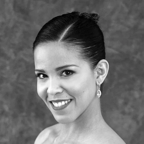 B&W Headshot Barbara Lins