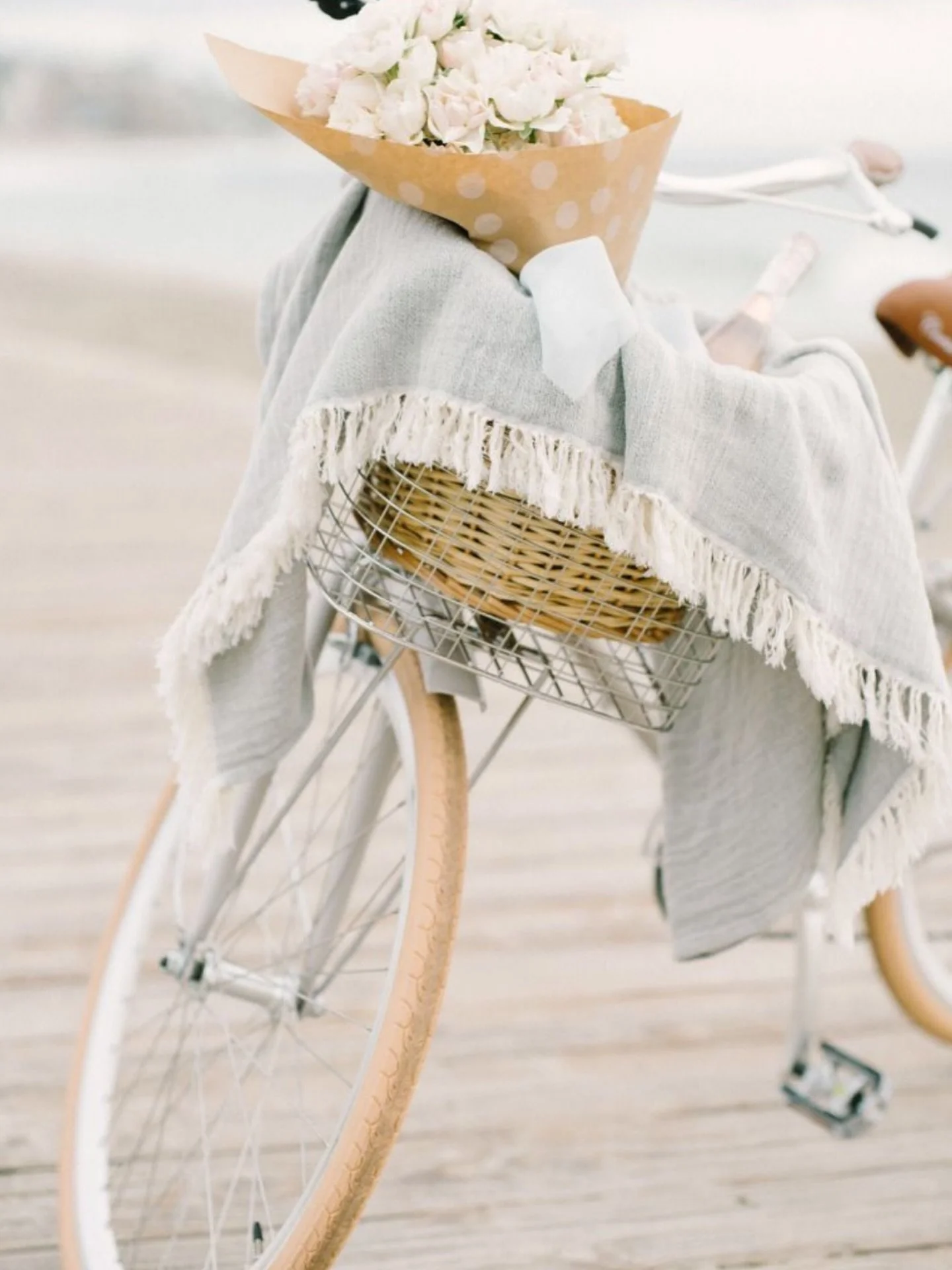 🌺 Local Love Spotlight: Pedal &amp; Stem 🌺

What&rsquo;s better than fresh blooms delivered right to your doorstep in Coronado? 💐✨ @pedalandstem_coronado is a woman-owned floral delivery service bringing coastal charm and colorful arrangements to 