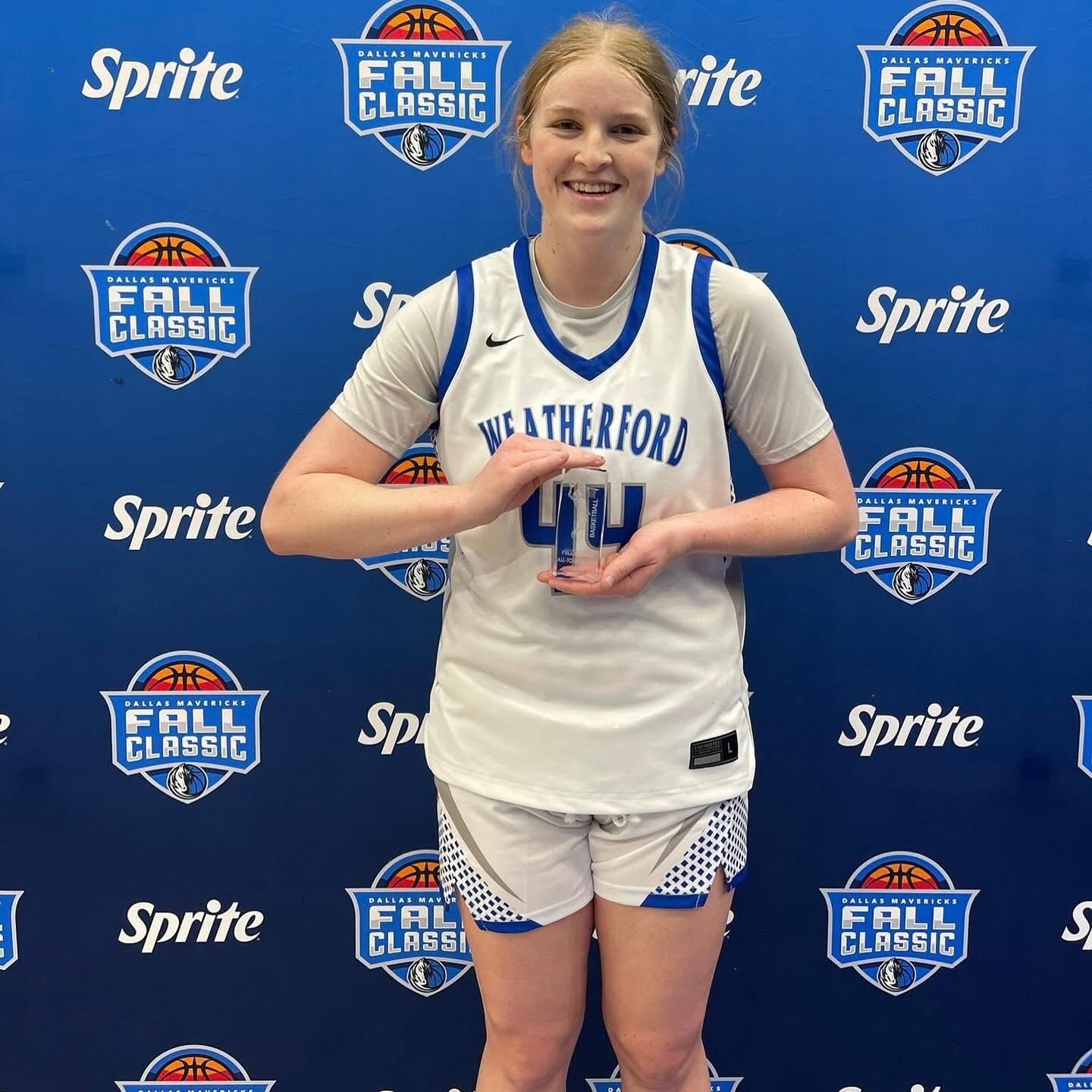 Weatherford Lady Roos finish 3rd Place in the Dallas Mavericks Fall Classic Green Bracket 🥉Weatherford 56&mdash;Sherman 43 
Player of the Game: Kodi Martin - All-Tournament Award 👏#HawksFam