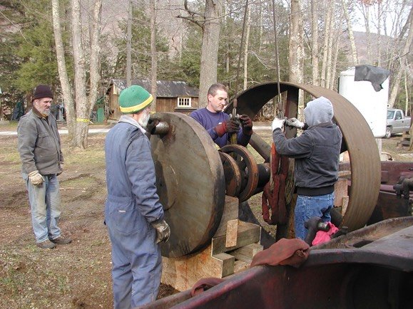 The last major piece, the crankshaft is set down on CAMA ground.