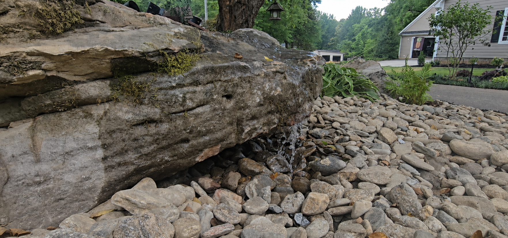 Detail+landscape+boulder+fountain.png