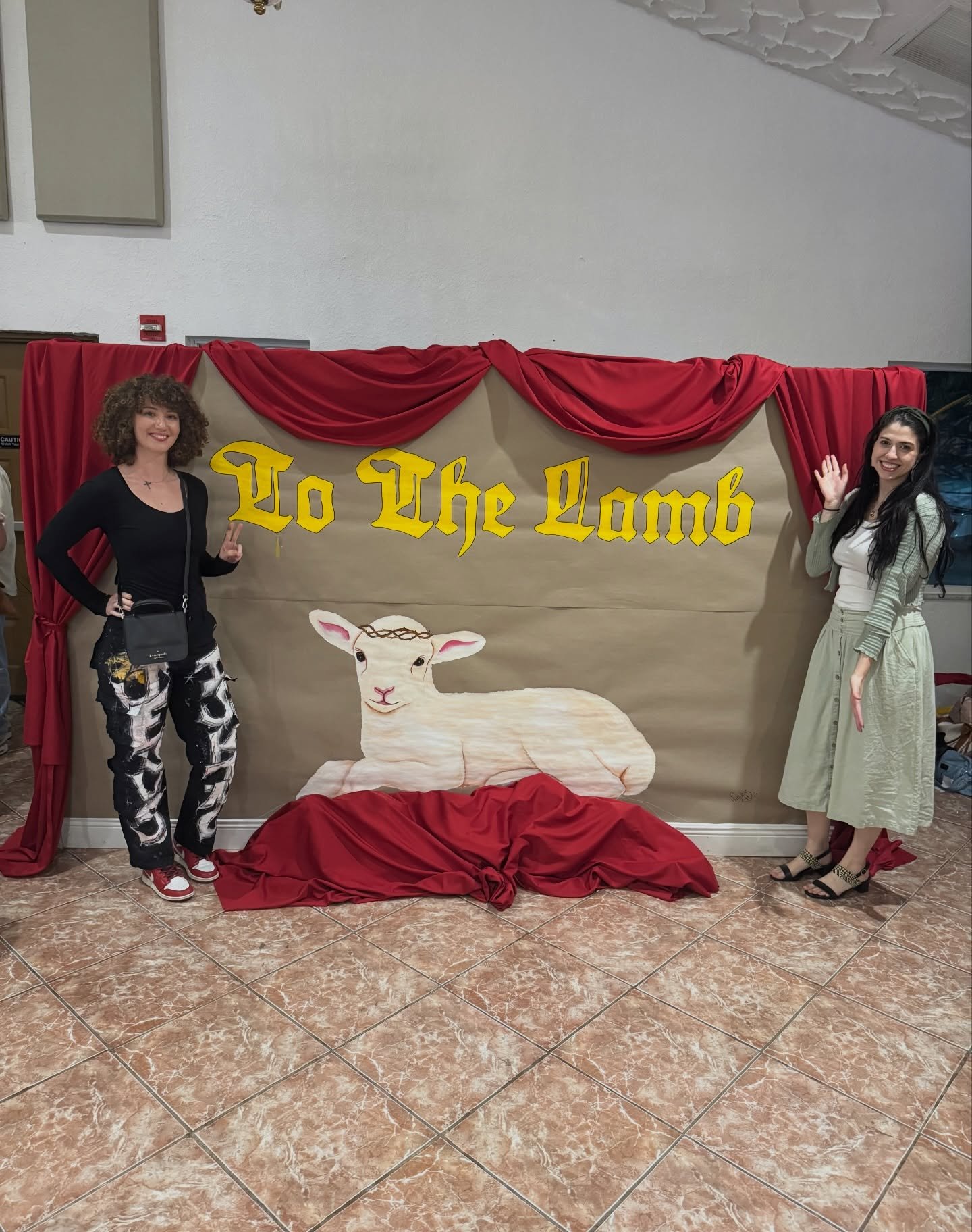 Photo Dump ⚡️ Also so grateful for @nateemmanuel for the opportunity to create this mural for Lamb Sessions 2- and for all my friends who helped out ahhhhh I love u guys! Also thank you to those who supported my art and took it home with them- I hope