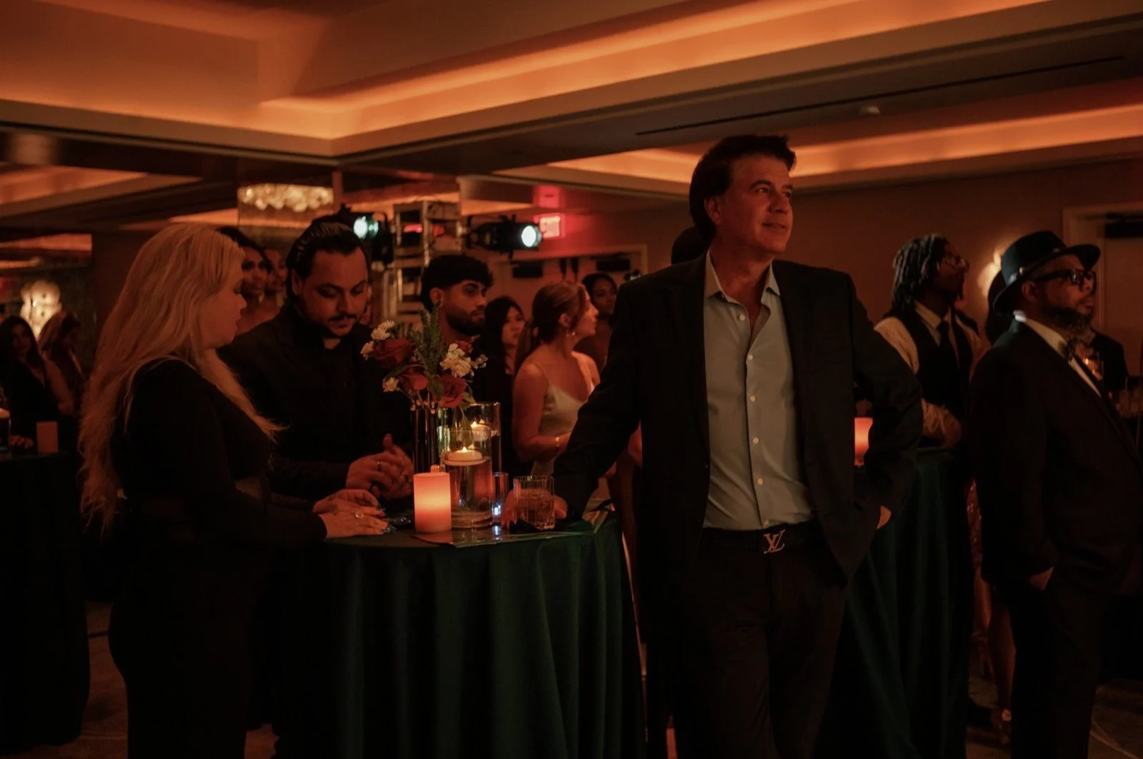 bl-exp-01-crowd-ballroom.jpg