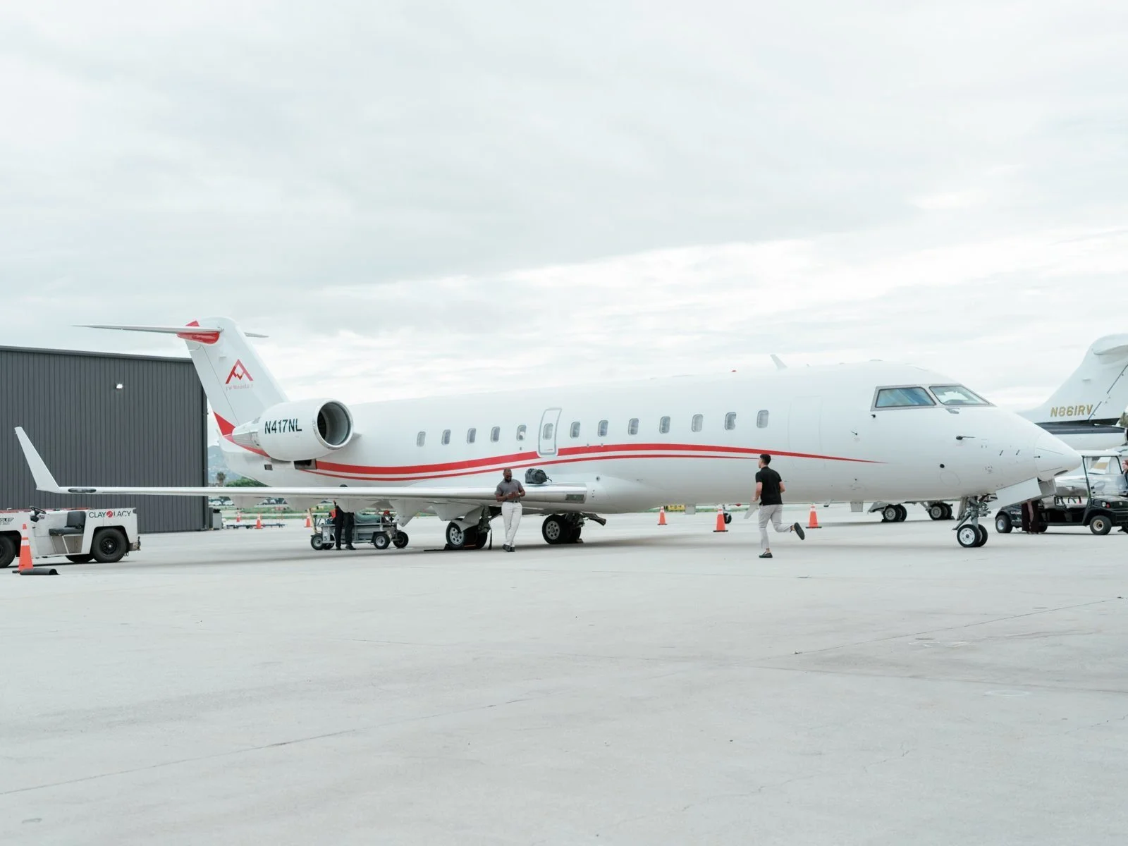 bl-exp-19-jet-wide.jpg