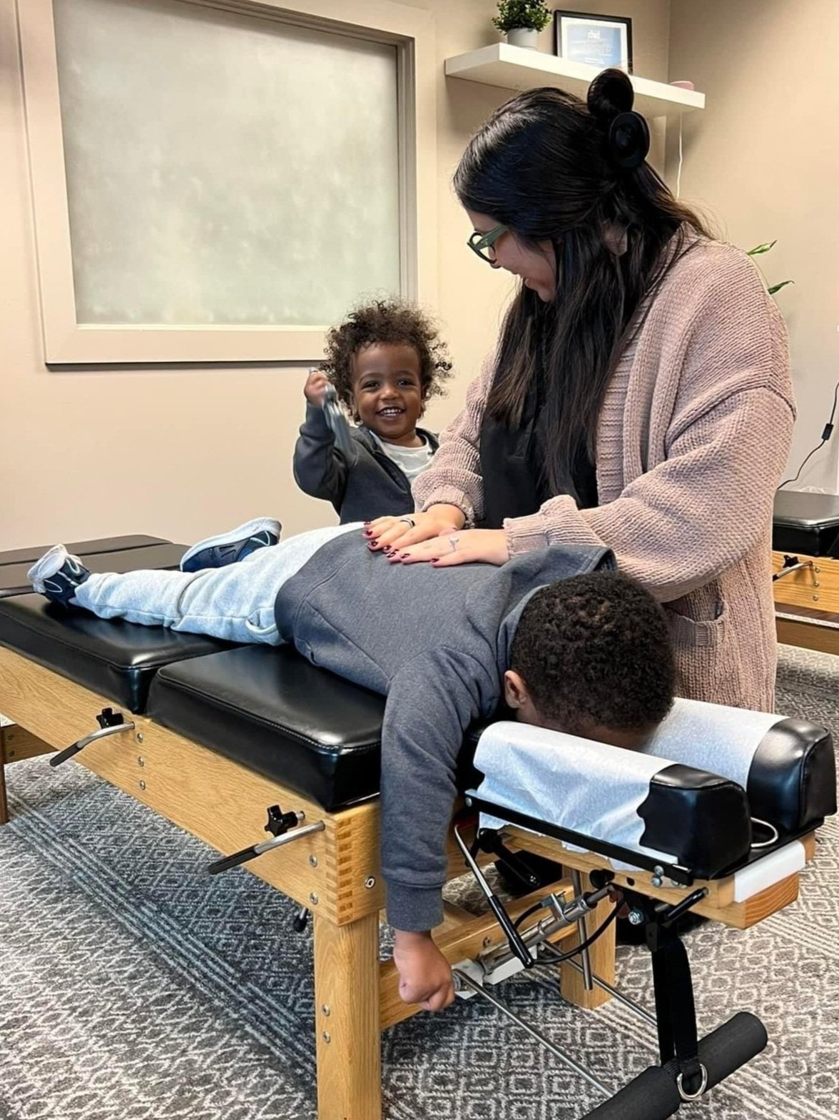 How a Chiropractic Adjustment Literally Changes Your Brain 🧠