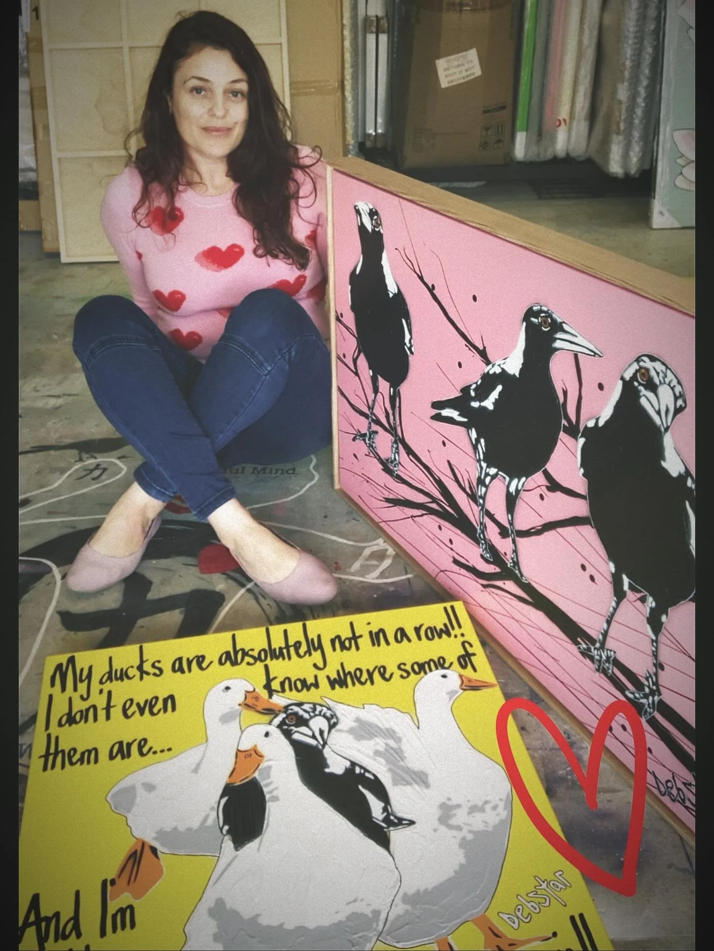 🐦&zwj;⬛🥰A couple of my signature pieces!! 🌟So happy to sell my ducks to a lovely WA collector!👏💕Thanks @bluethumbart 💙And this cheeky trio of magpies is now available via my website and online gallery&rsquo;s! ❤️
.
#magpie #magpiepainting #debs