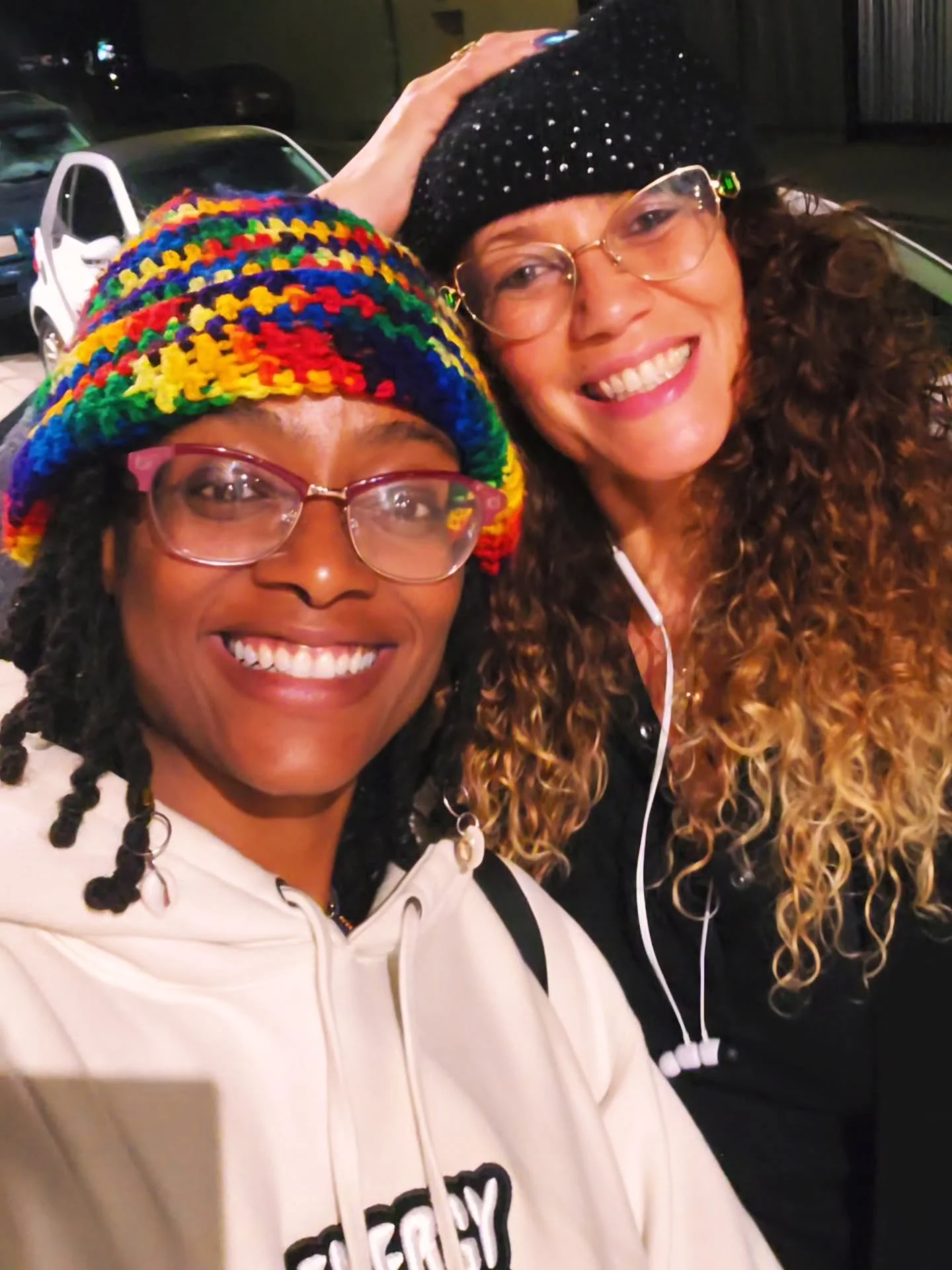 I knew completing an 11 day fast I started on 11/11/25 would be powerful.  I just didn't know HOW powerful. 

On Friday, I had the honor of setting up @kindredspacela with Khefri in preparation for a Doula cohort end of training ceremony on Saturday.