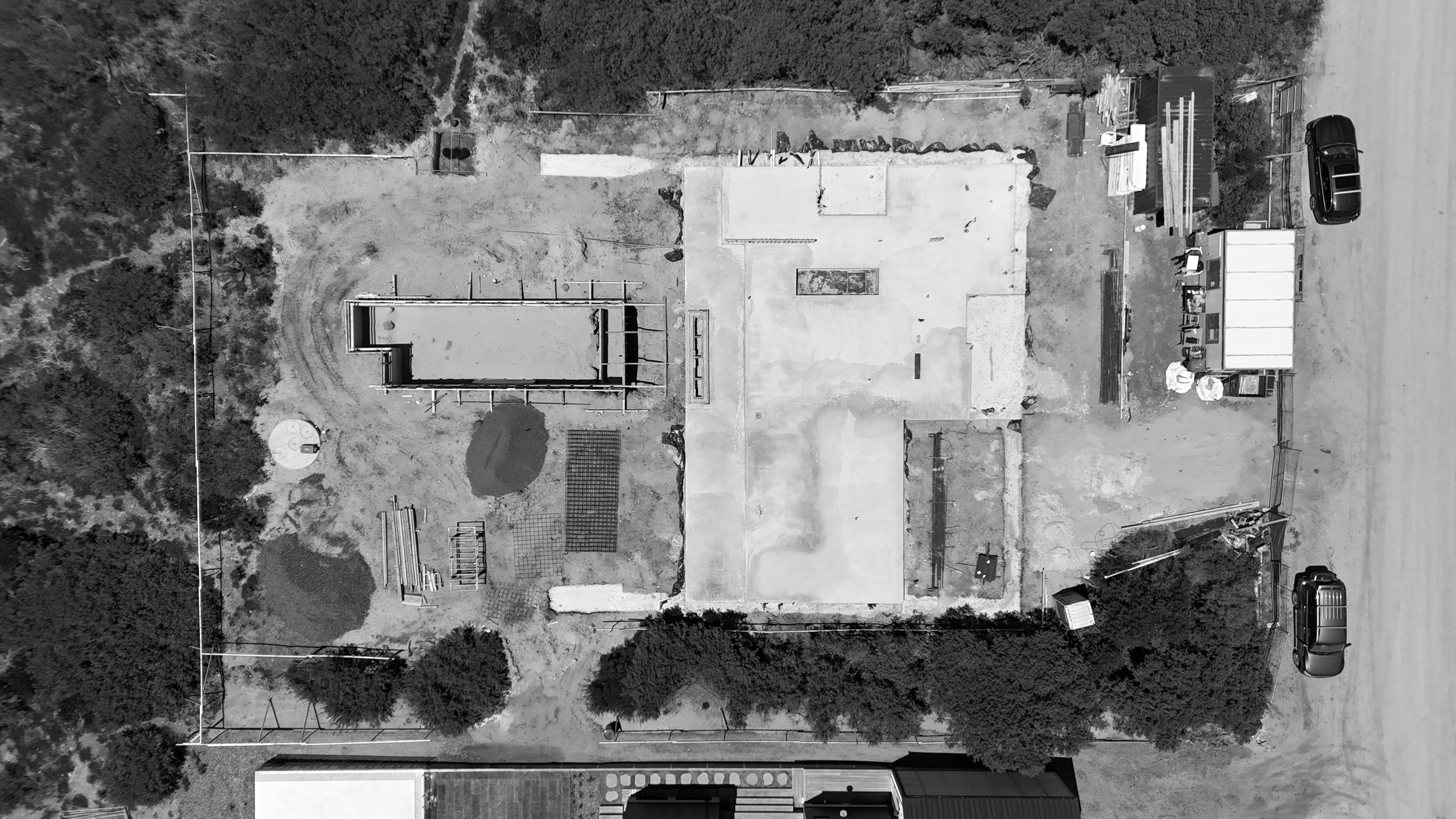 barwon black and white.png