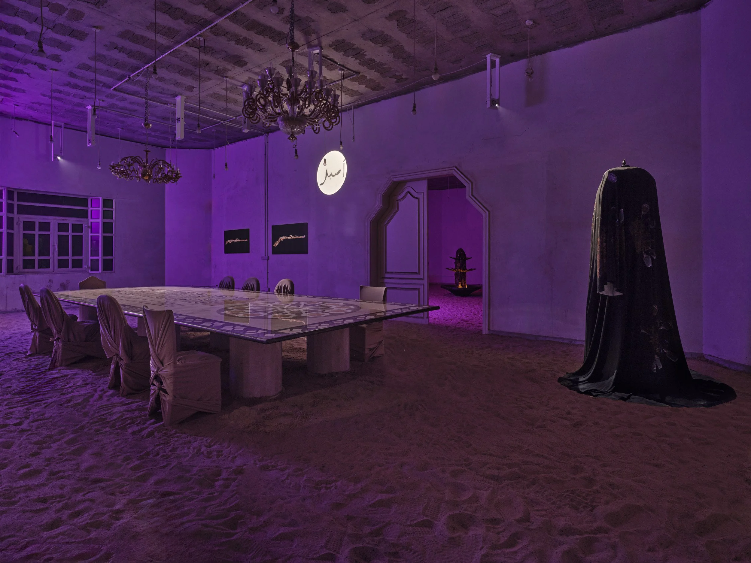 Casino Room
A zone structured around the Oud Casino, where value is staged through a system that cannot be played.

