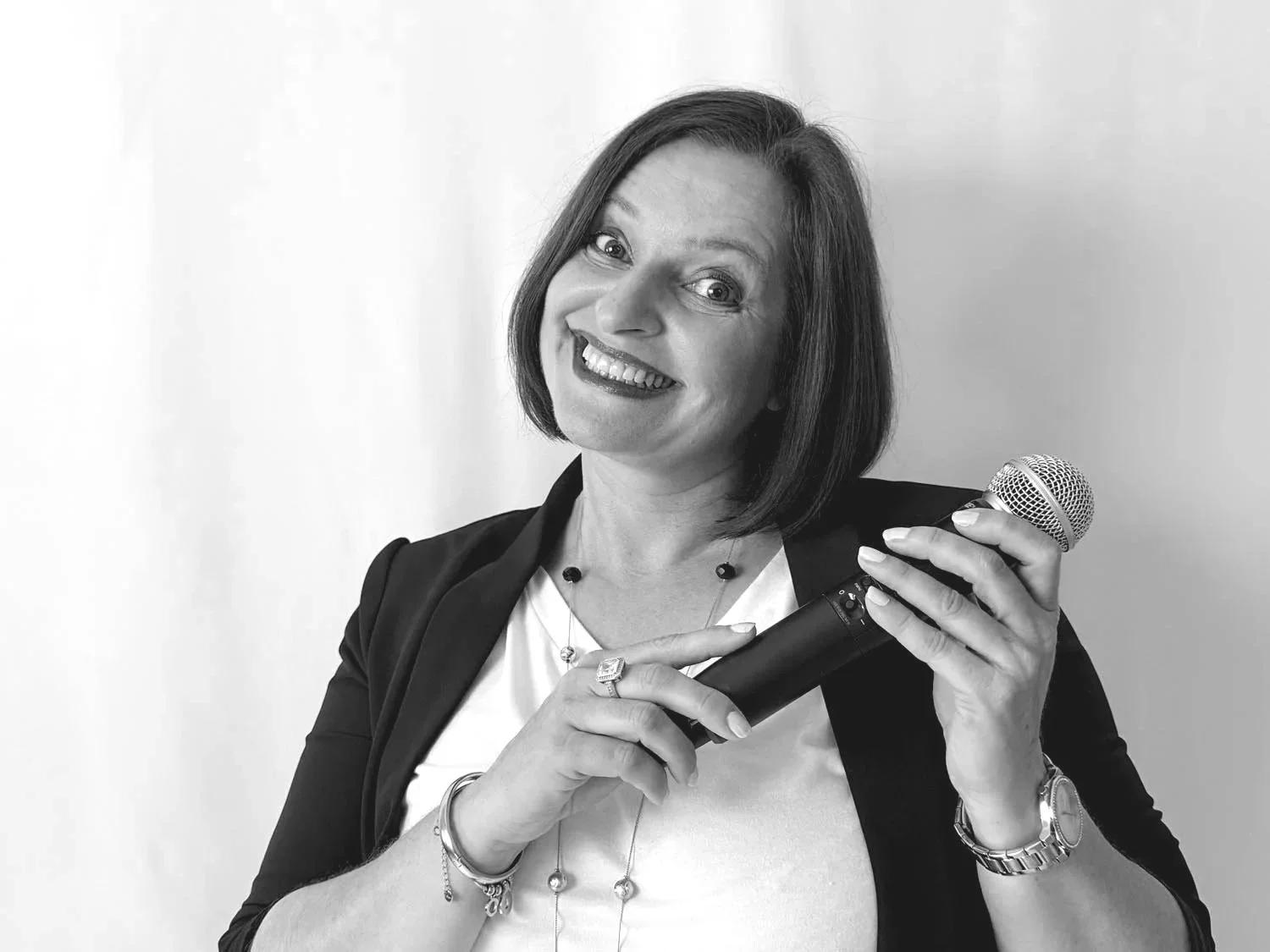 Almha chanteuse professionnelle voix singulière Normandie