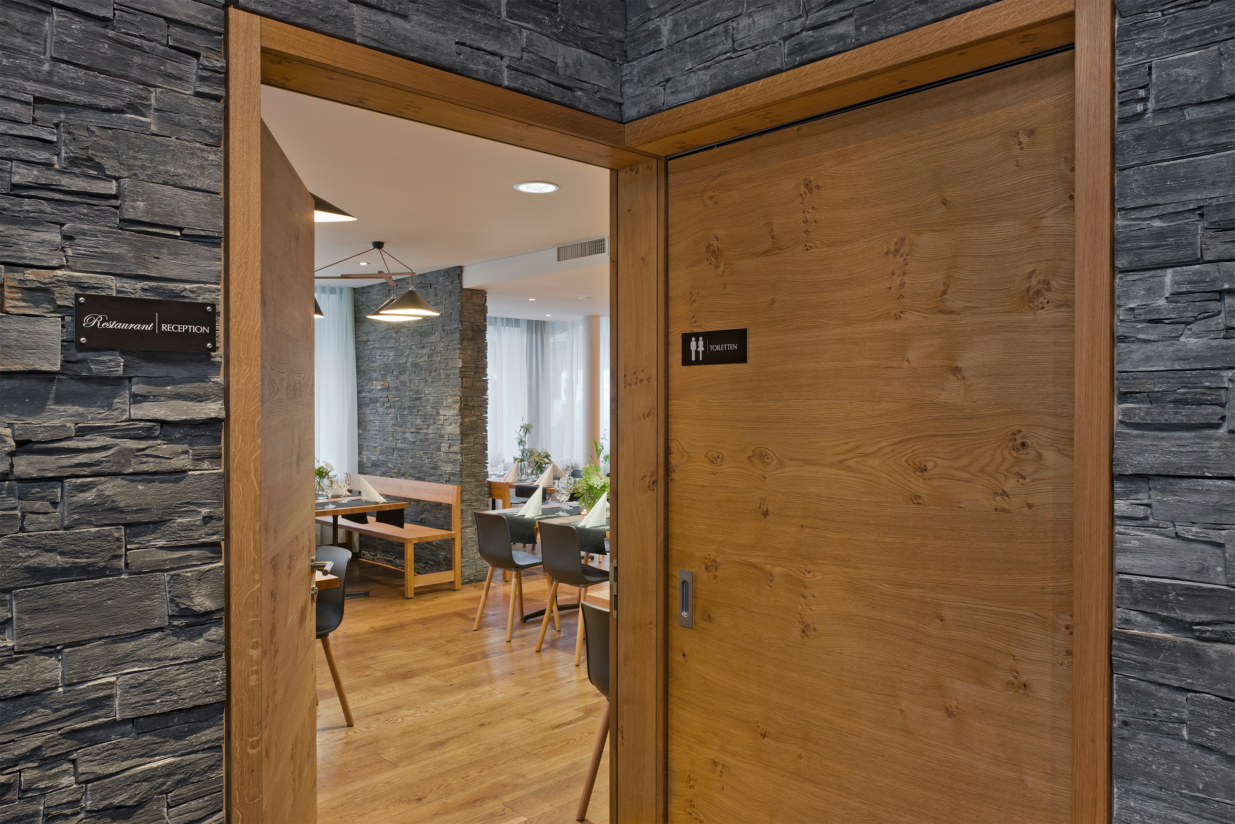 Restaurant Flaschen N°9 Rossana Mingrone.png