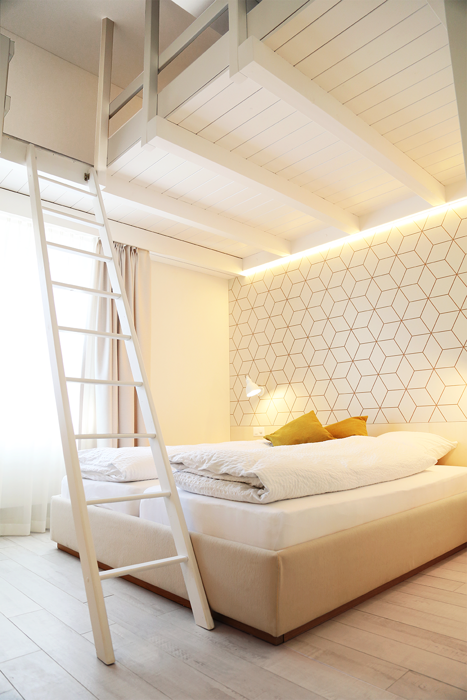 Hotel Flaschen Room N°8 1.3 Rossana Mingrone.png