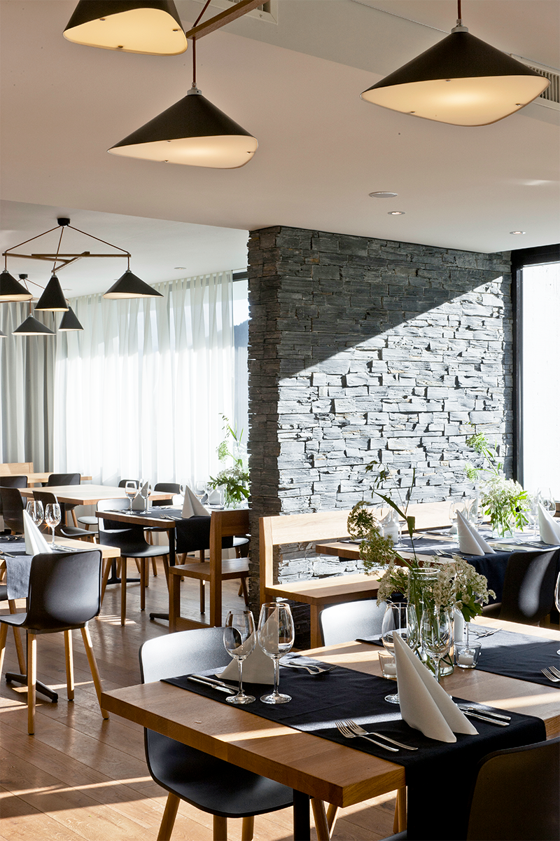 Restaurant Flaschen N°5 Rossana Mingrone_.png