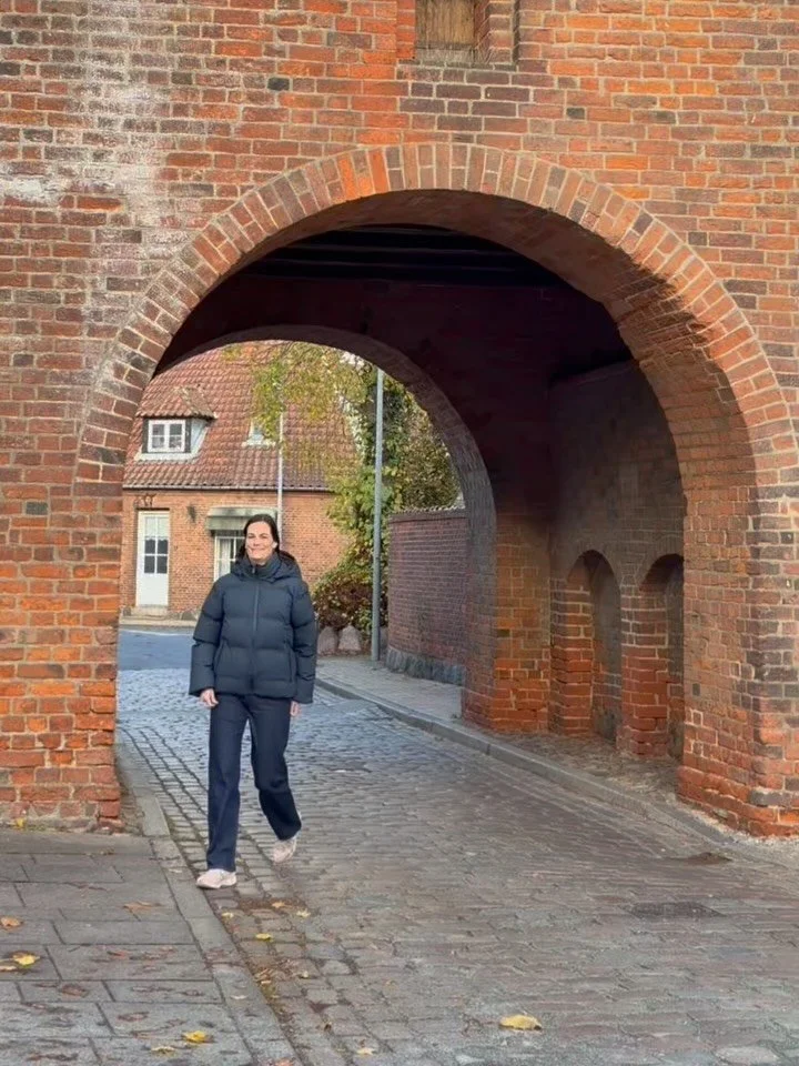 Giver kulden og vinden dig ogs&aring; bare mest lyst til at pakke dig ind i en dyne? 🍂 Med de her jakker fra Neo Noir f&oslash;les det n&aelig;sten s&aring;dan ☺️

De f&aring;s i navy bl&aring;, sandfarvet og gr&aring;, og er perfekte til de kolde, 