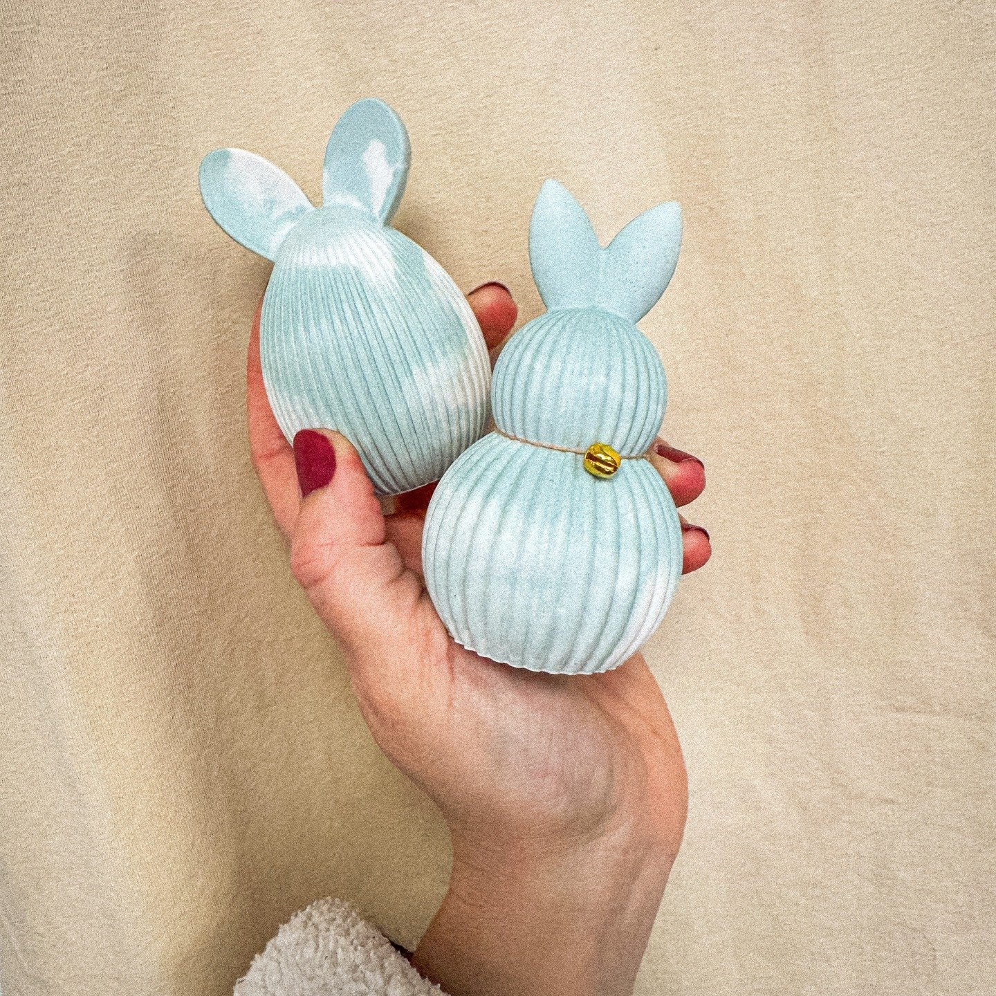 J&rsquo;ai appris r&eacute;cemment que P&acirc;ques est l'une des rares f&ecirc;tes qui suit encore le rythme du ciel : elle tombe toujours le tout premier dimanche apr&egrave;s la premi&egrave;re pleine lune du printemps.

J'ai trouv&eacute; &ccedil