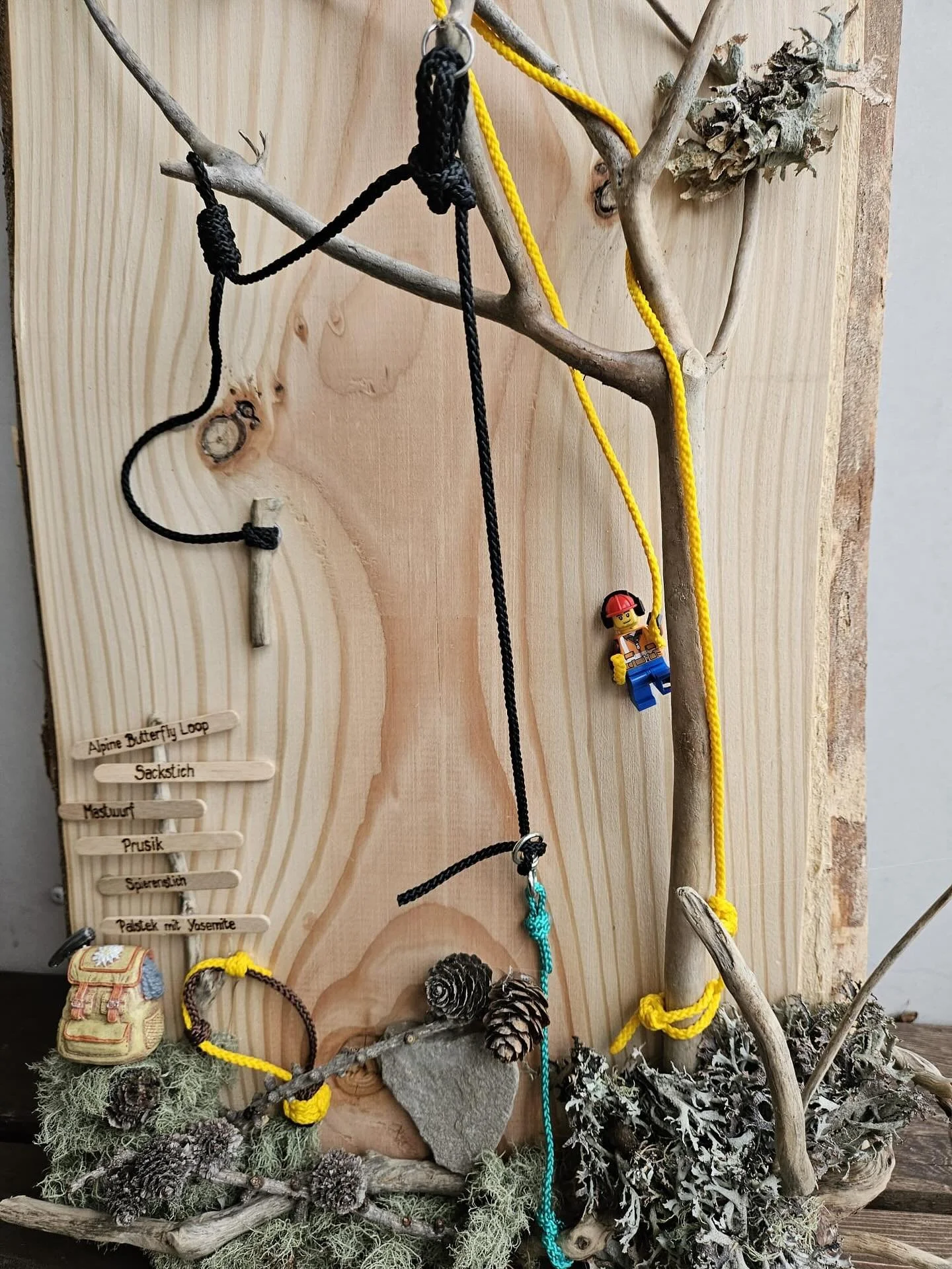 🌳✨ Gratulation Patrik! ✨🌳

Unser Baumpfleger @ramsi_ hat beim Wettbewerb &bdquo;Wer macht das sch&ouml;nste Knopfbrett&ldquo; von @baumklettern &amp; @murershop teilgenommen &ndash; und mit seinem einzigartigen, mit viel Liebe gebauten Knopfbrett d