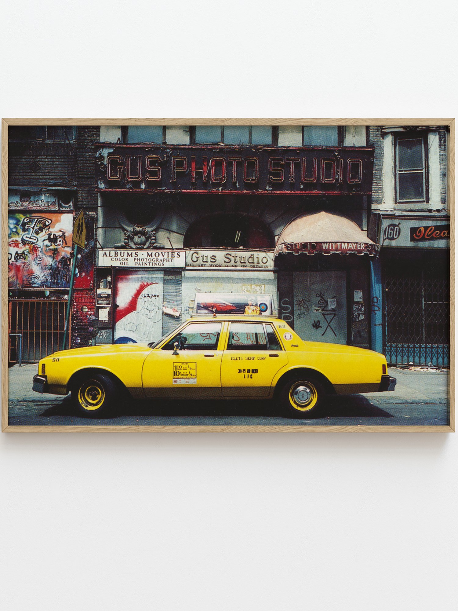 «Gus' Photo Studio» av Jan Walaker