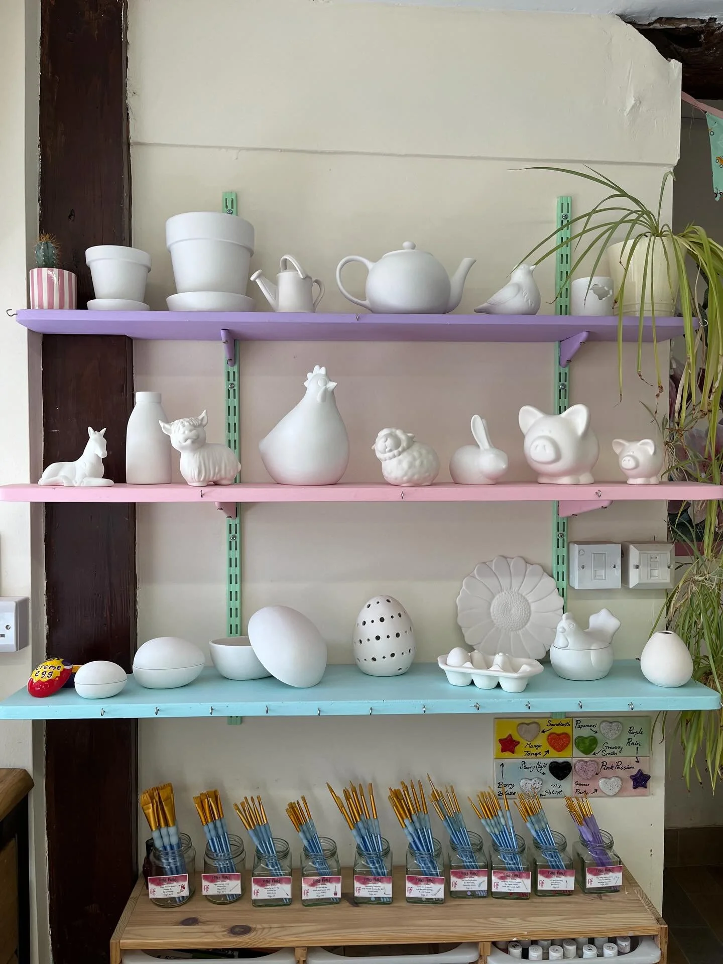 🫖 NEW &bull; POTTERY 🫖

What kind of pottery painting studio would we be without a special Easter selection for the holidays? Eggs, chickens, farm animals - let&rsquo;s go!🥚🐓🐮

Painting this holiday means you won&rsquo;t get your pottery back in