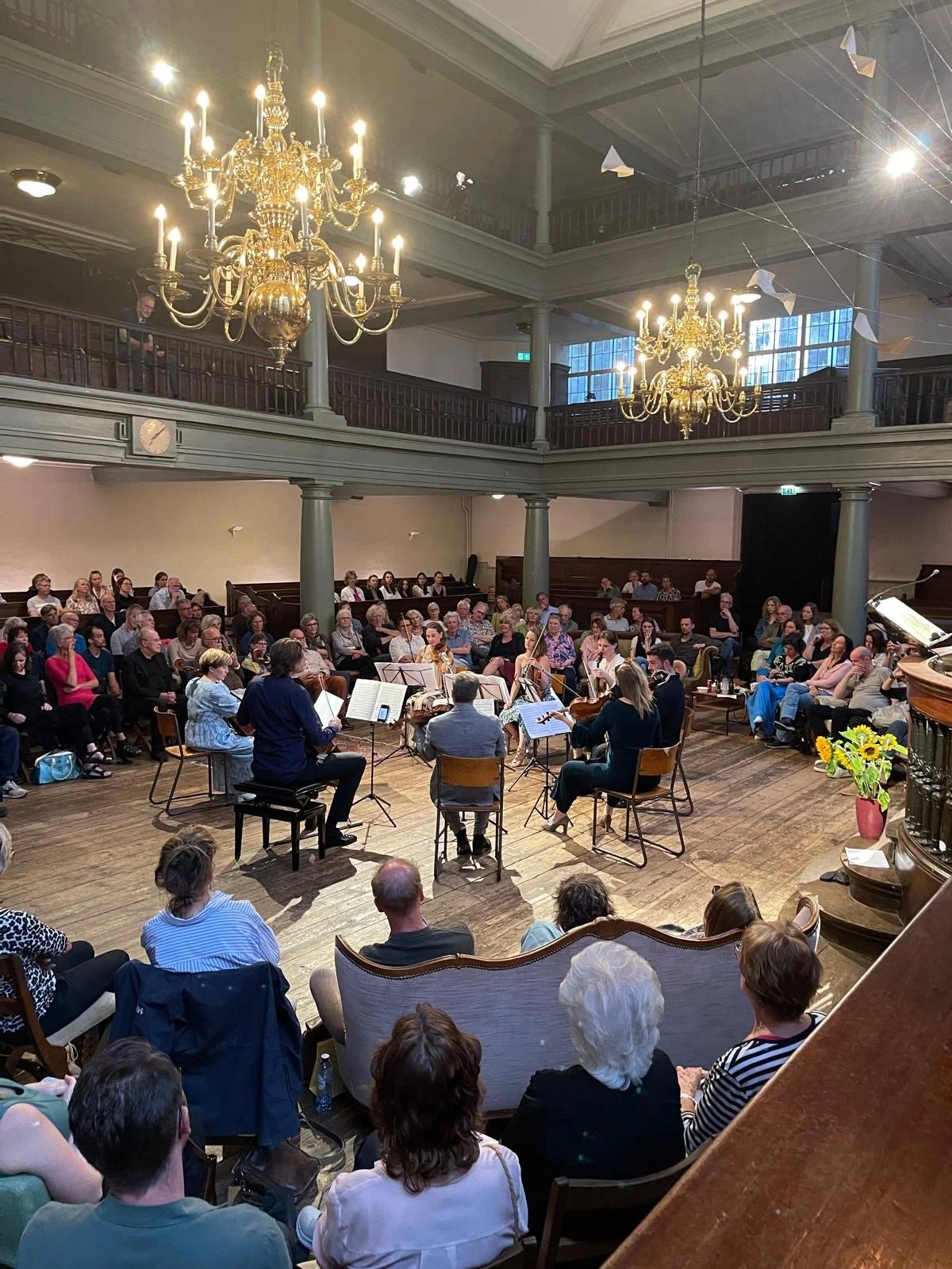 salon 30 juni enescu.JPG