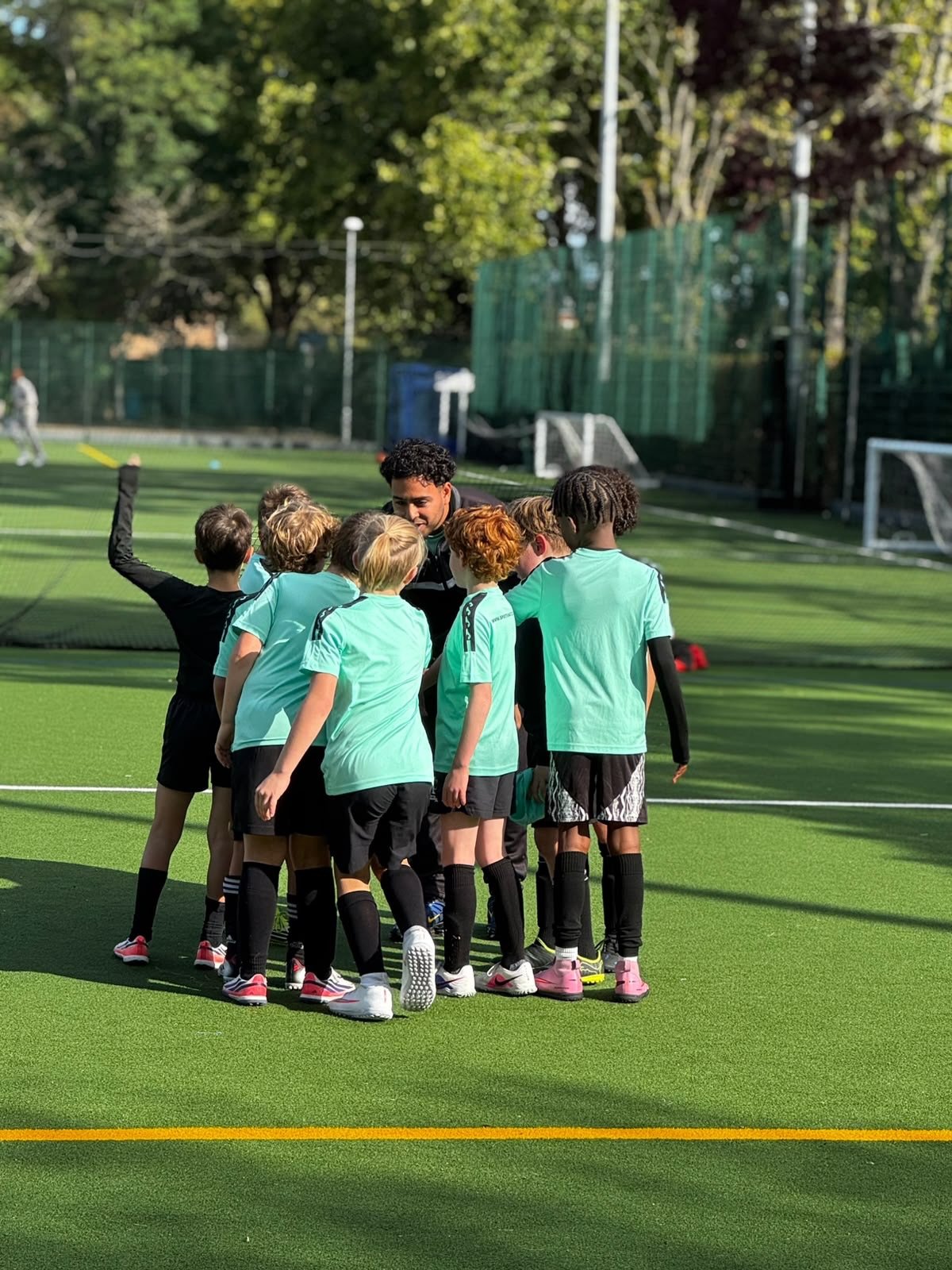 Coach Ivan&rsquo;s pre and post game VAMOS huddle. 

@ims03x doing a great job with our u10s. Another win today and our best performance of the season so far. 

Building brick by brick 🧱