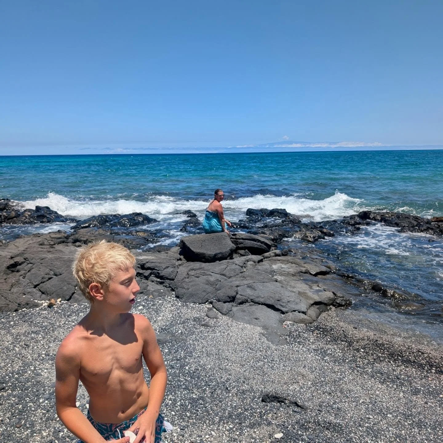 So I called Hawaii and said that I'd need Khilo Bay cleared out for the Carslaw family and they happily agreed😂😂 

Of course that's a joke but if you follow me then you know that I so often end up in places alone where there should be other humans!