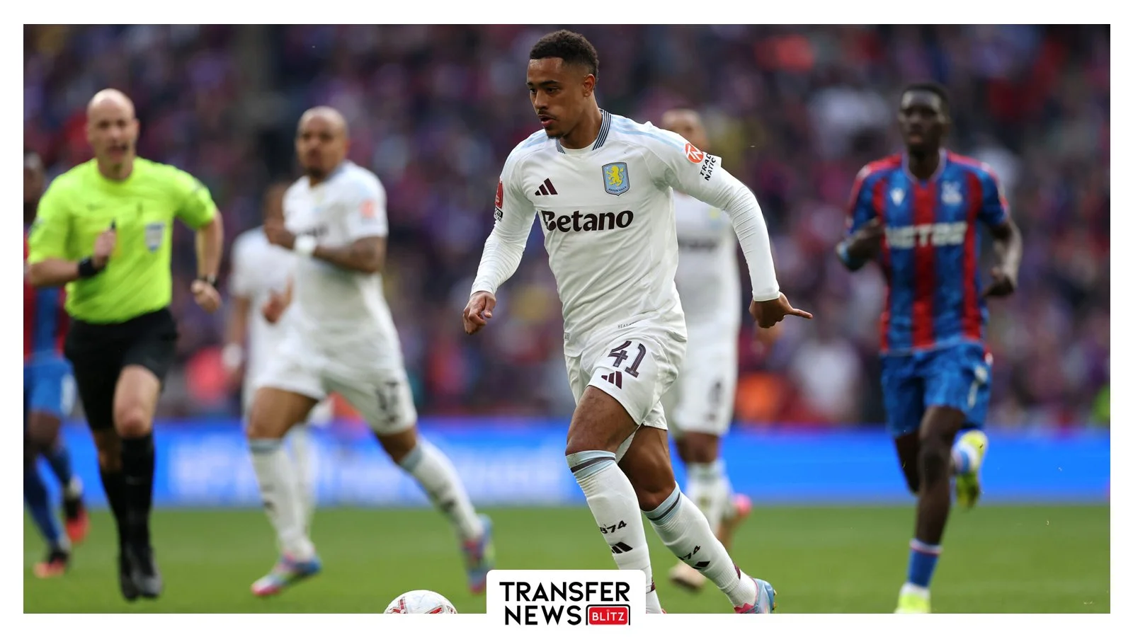 Jacob Ramsey on the ball for Aston Villa.
