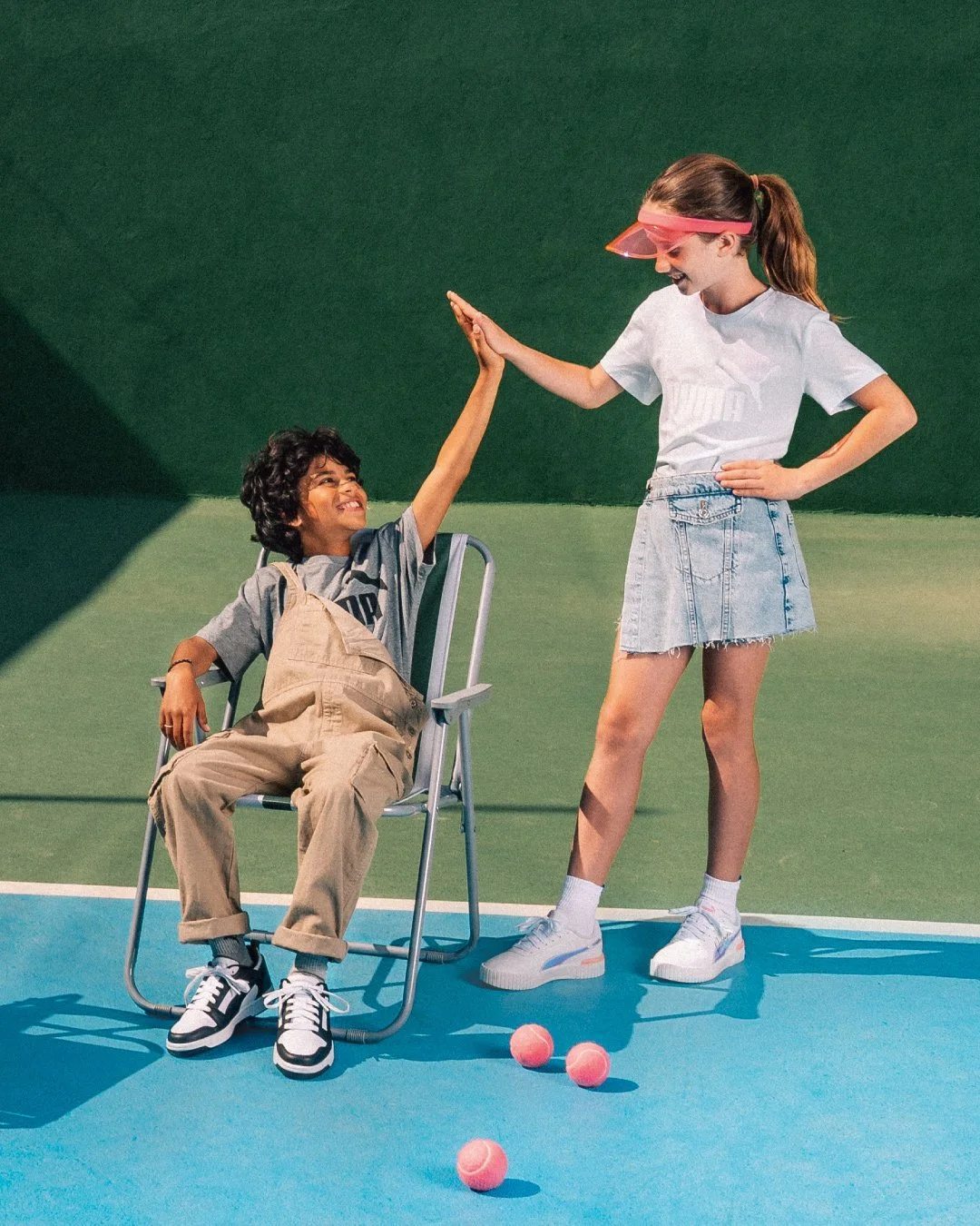 23AW_Social_SP_Core_Couple-Kids_Model_Deichmann_50_1x1_4x5.jpg