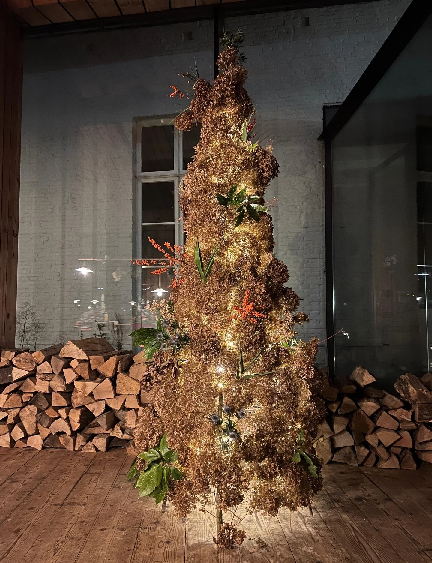 It&rsquo;s this tomorrow!
See you Saturday &amp; Sunday at Duboislaan 1, 1560 Hoeilaart.
We&rsquo;re open from 11:00 to 18:30 with amazing exhibitors and plenty of delicious treats. Full lunch and snacks also available on the menu, book your table vi