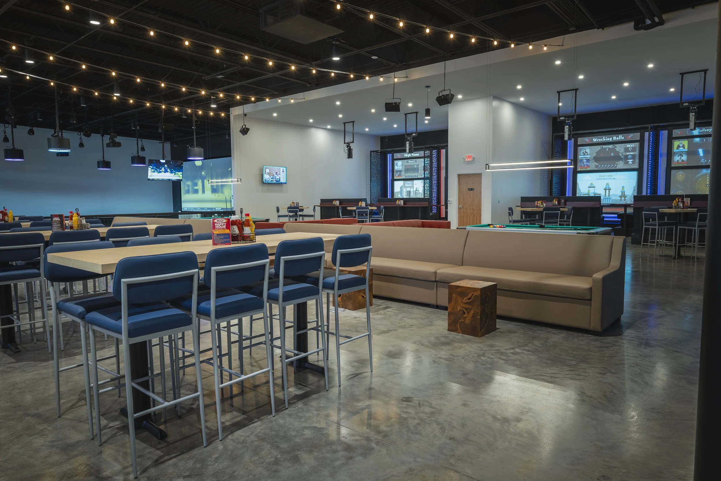 Wesco_ArchitectureShoot_CenterBar_6.jpg