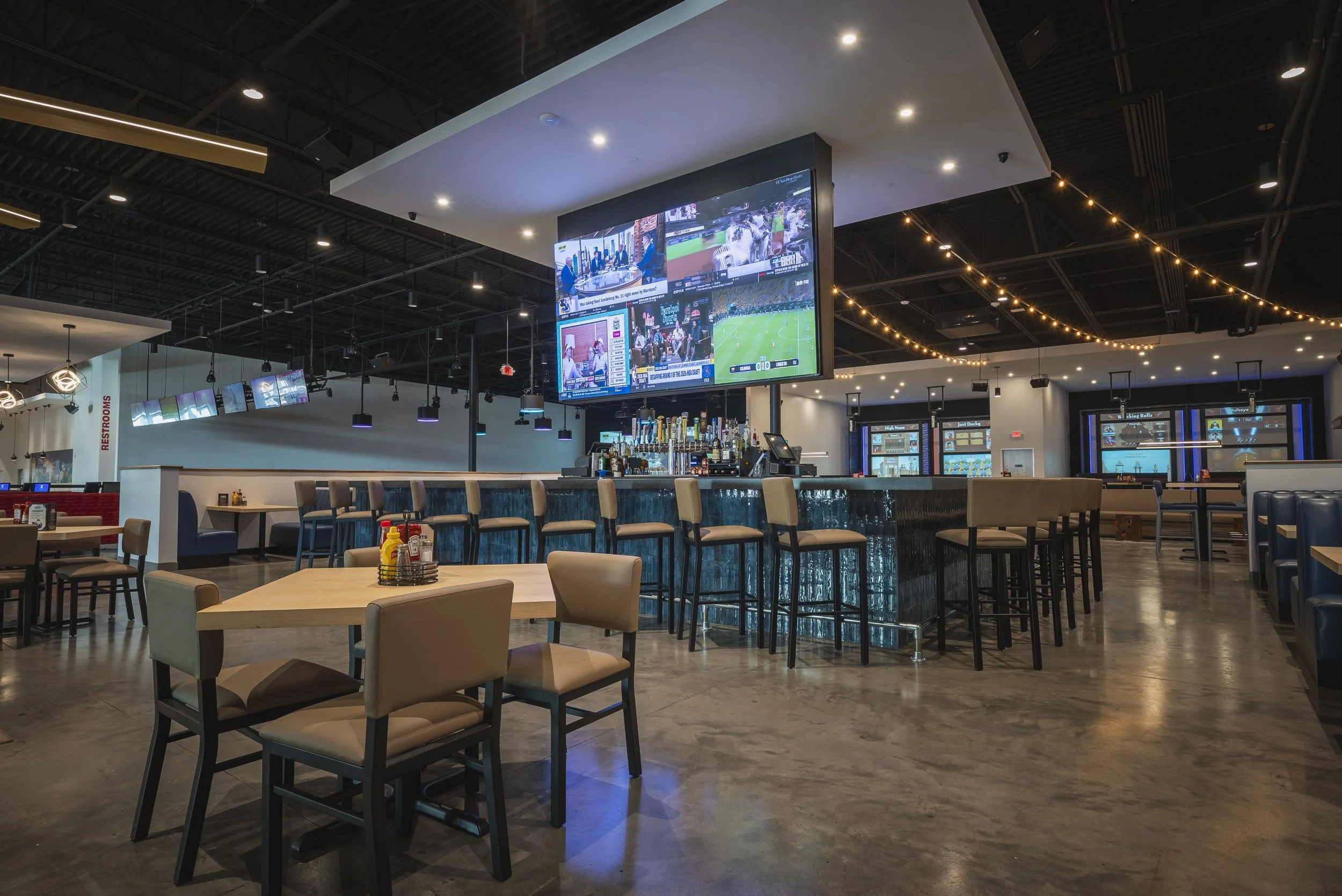 Wesco_ArchitectureShoot_CenterBar_3.jpg