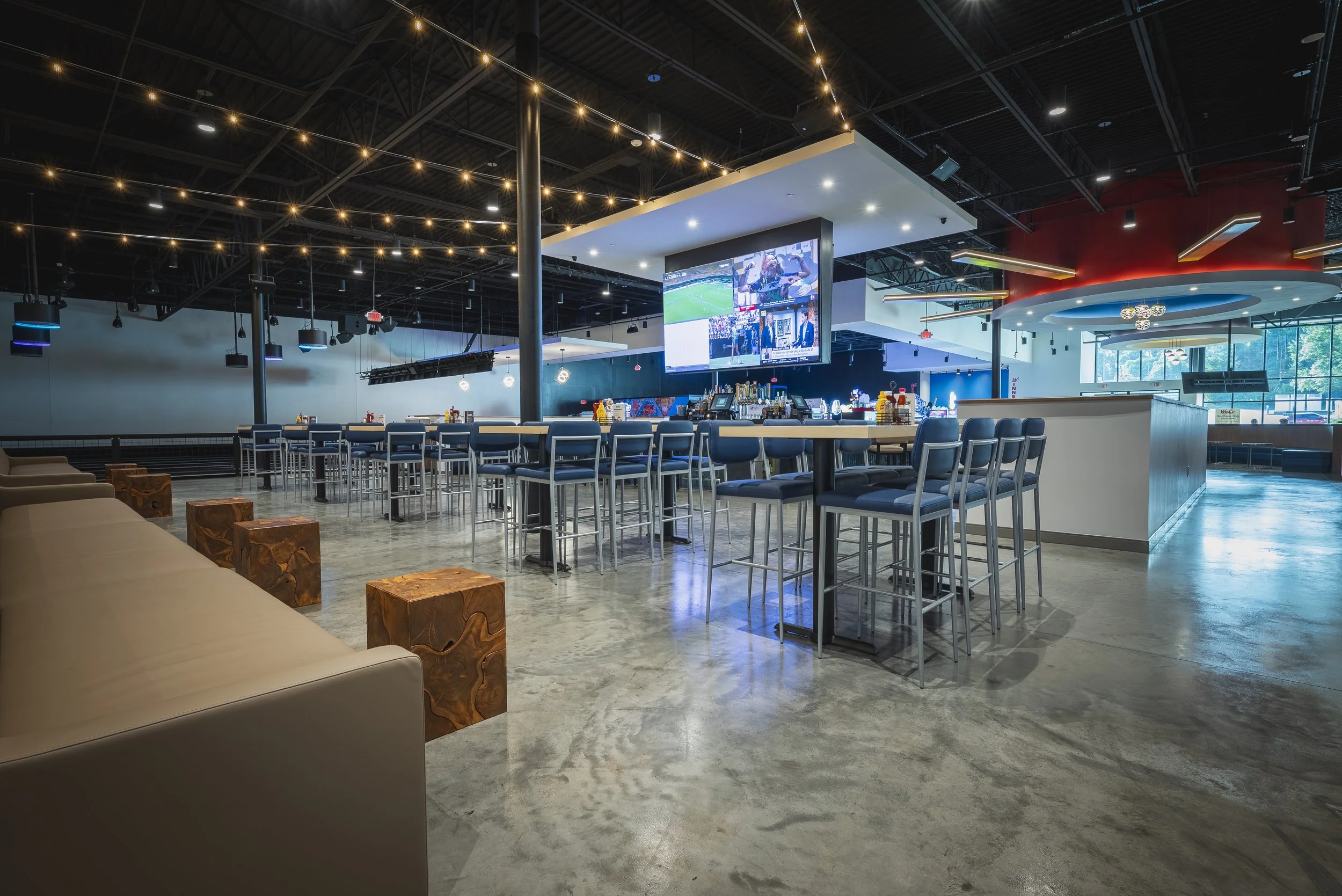 Wesco_ArchitectureShoot_CenterBar_10.jpg